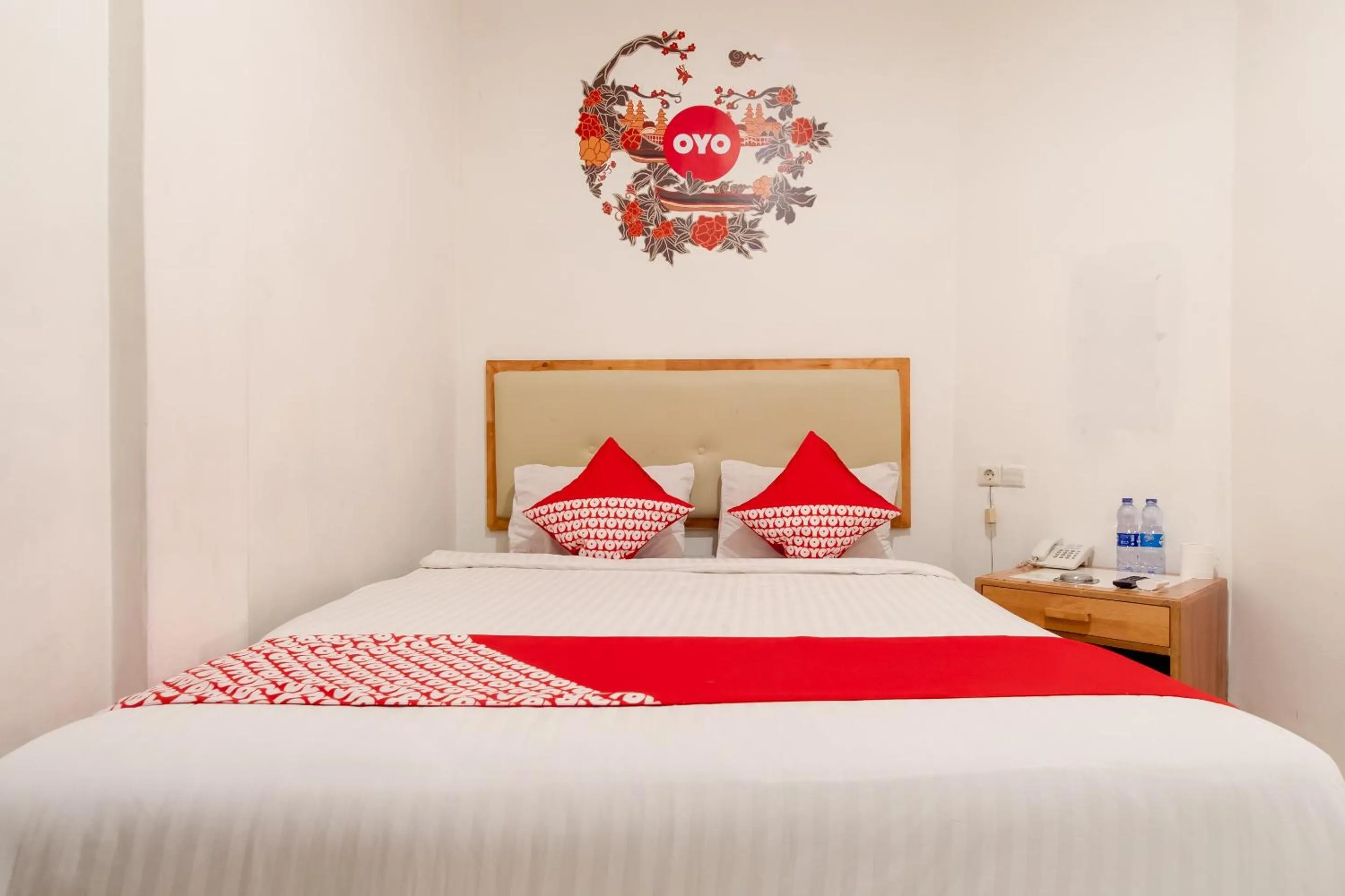 Bedroom in OYO 2410 Intan Hotel