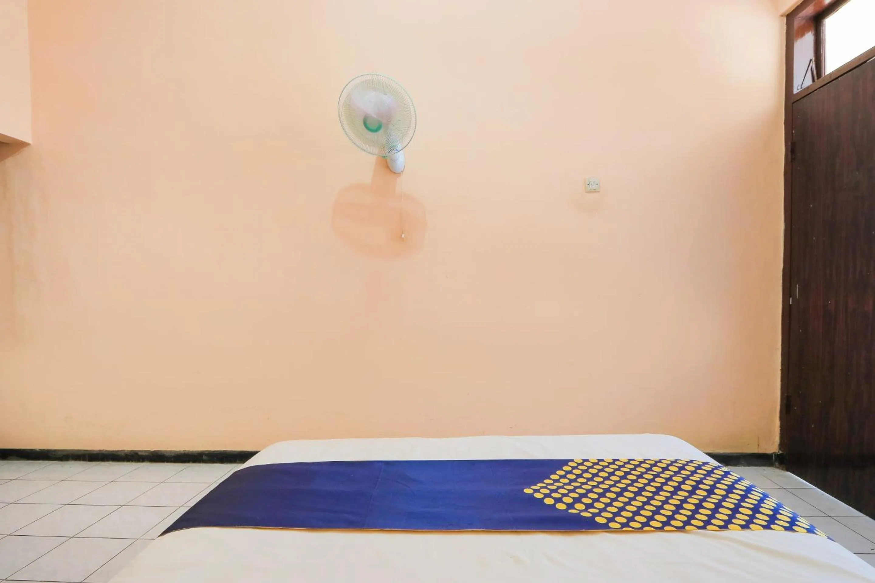 Bedroom, Bed in OYO 2465 Hotel Raung View