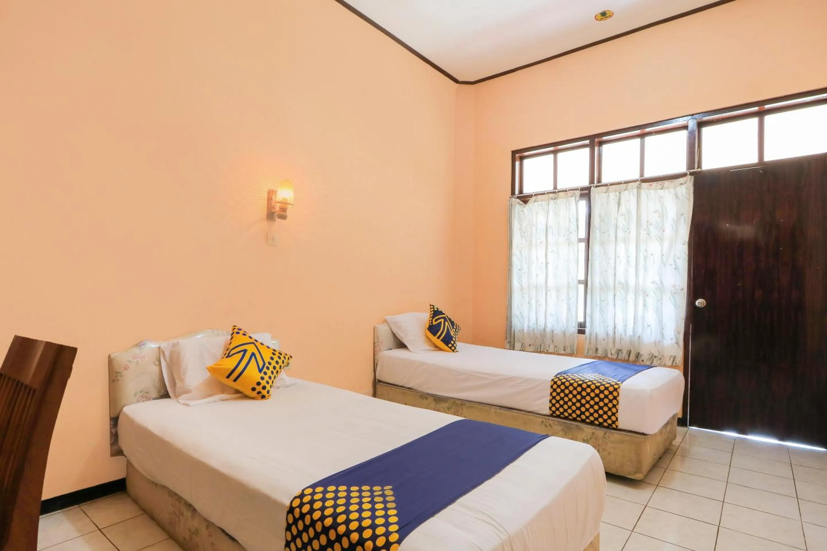 Bedroom, Bed in OYO 2465 Hotel Raung View