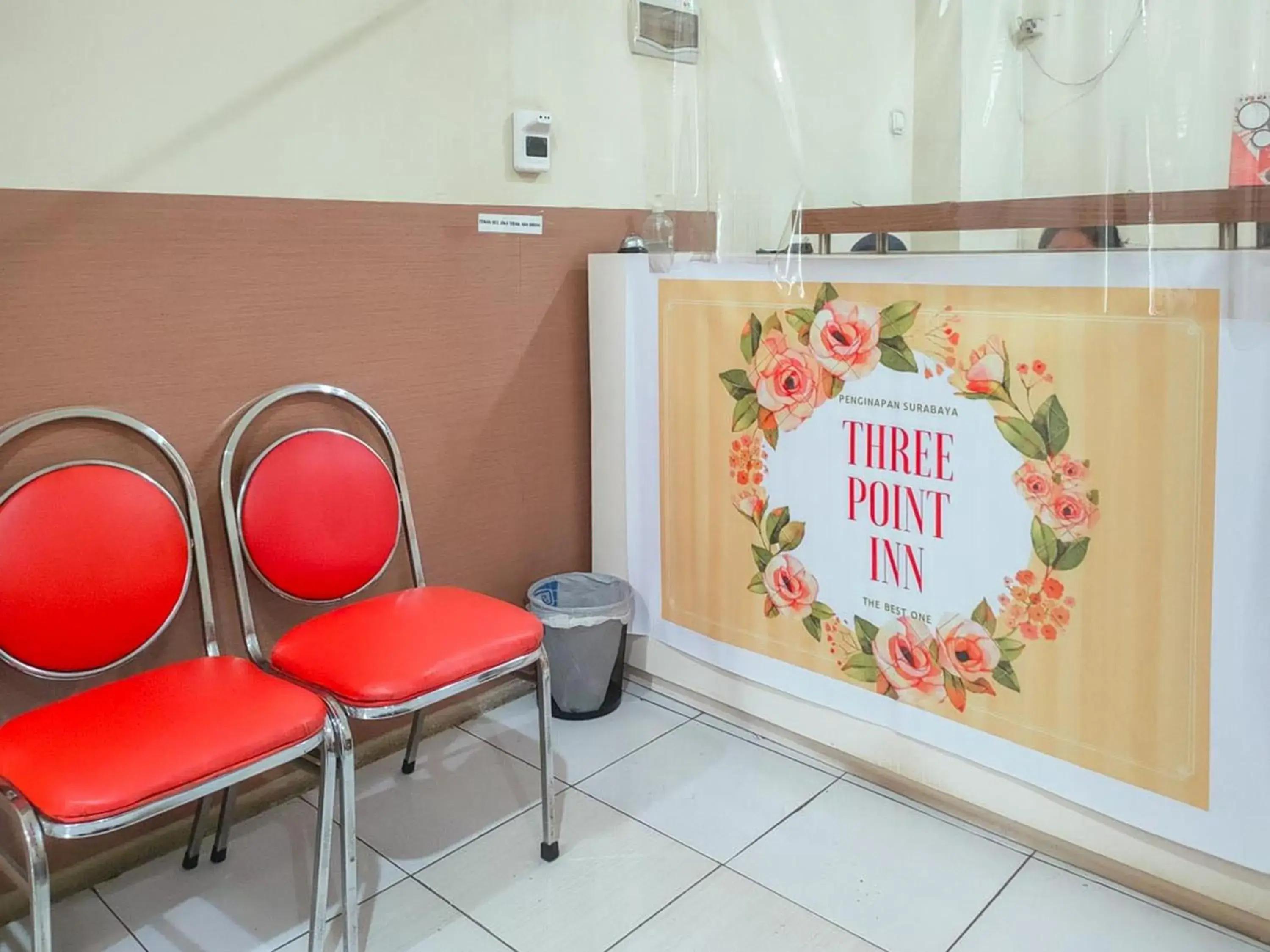 Lobby or reception in RedDoorz near BG Junction Surabaya Lobby or reception in RedDoorz near BG Junction Surabaya