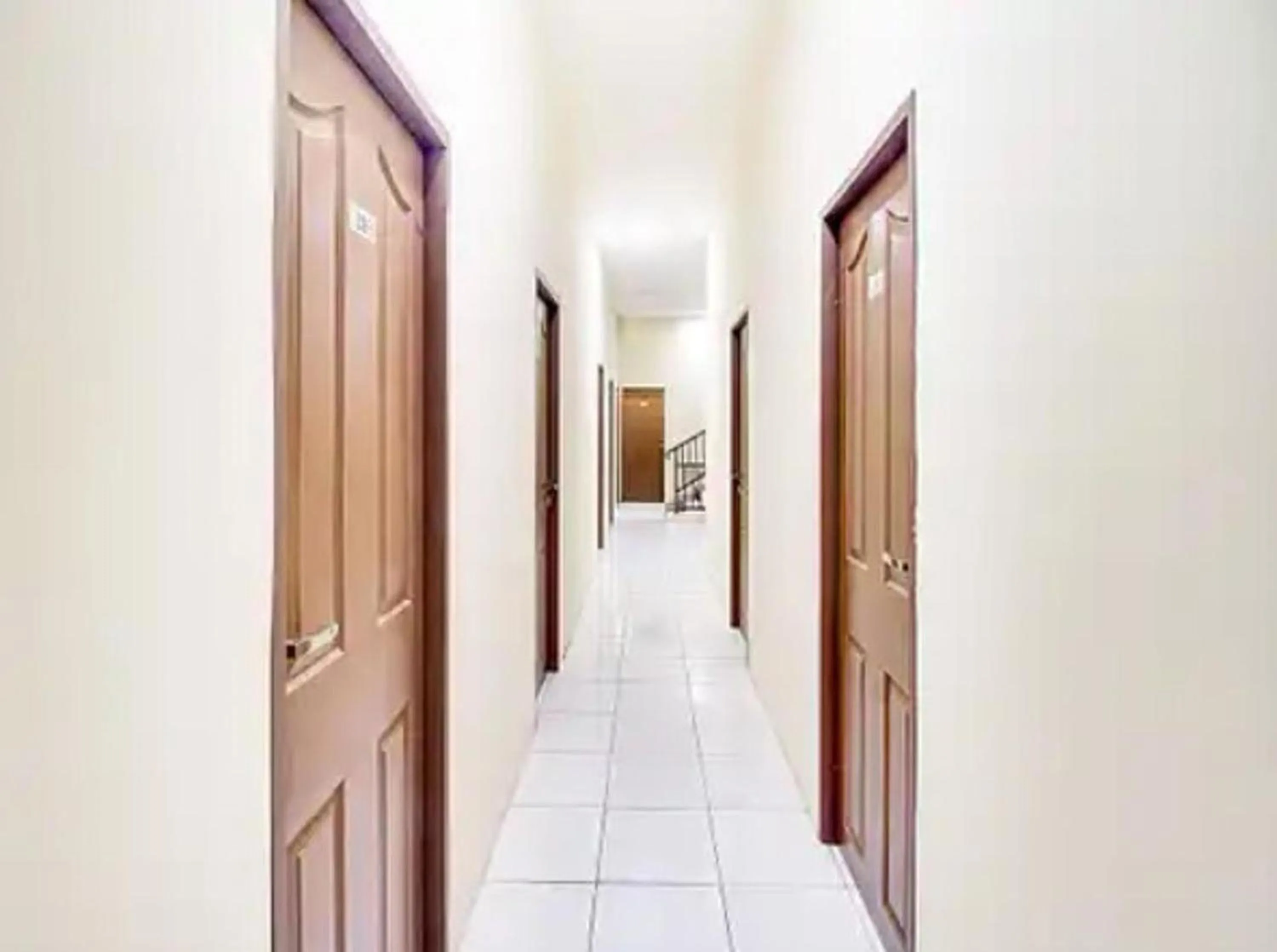 Floor plan in RedDoorz near BG Junction Surabaya