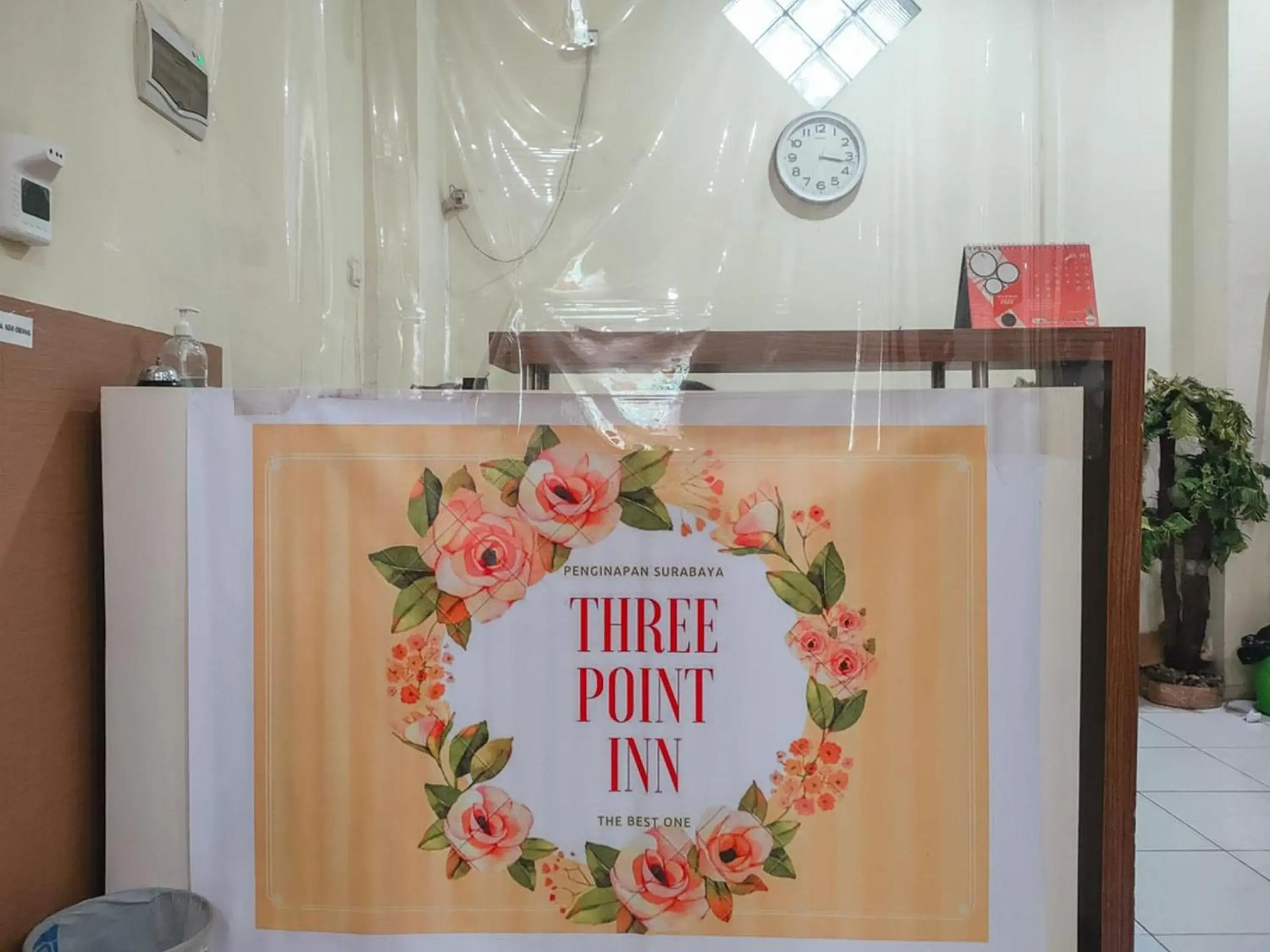 Lobby or reception in RedDoorz near BG Junction Surabaya Lobby or reception in RedDoorz near BG Junction Surabaya