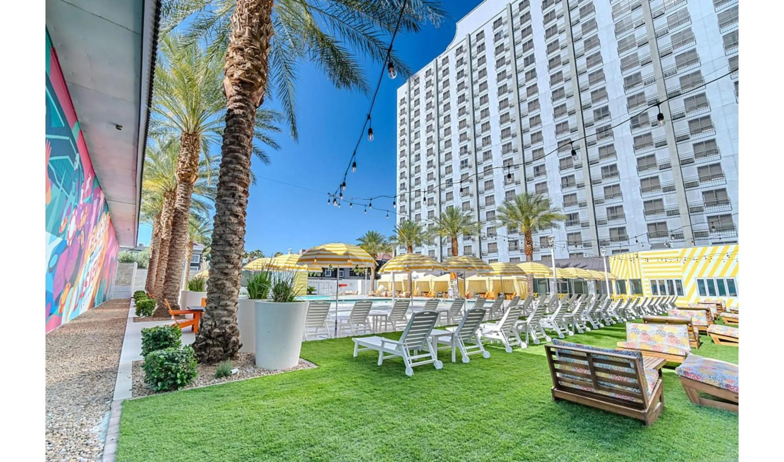 Property building in OYO Hotel and Casino Las Vegas