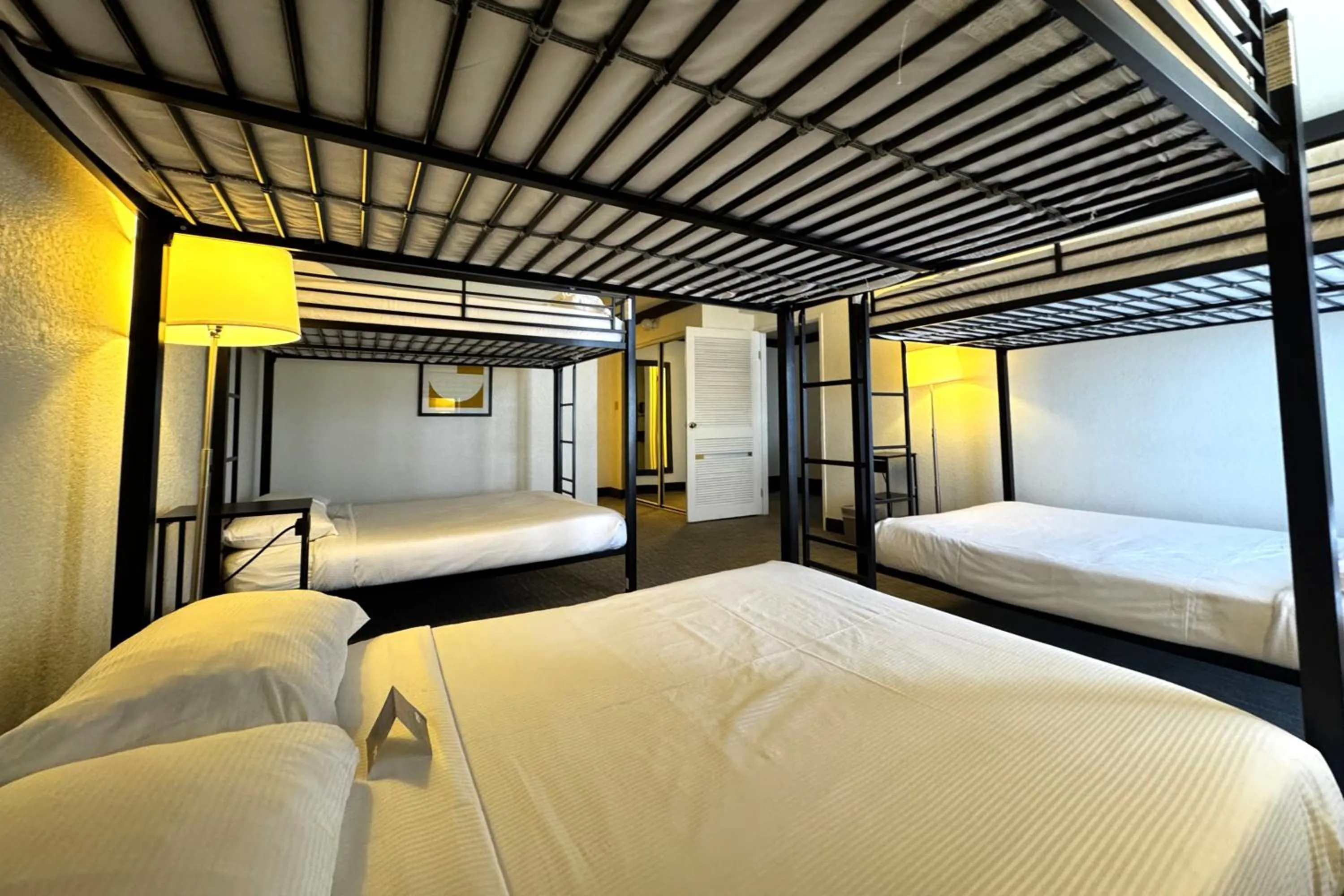 Bedroom, Bed in OYO Hotel and Casino Las Vegas