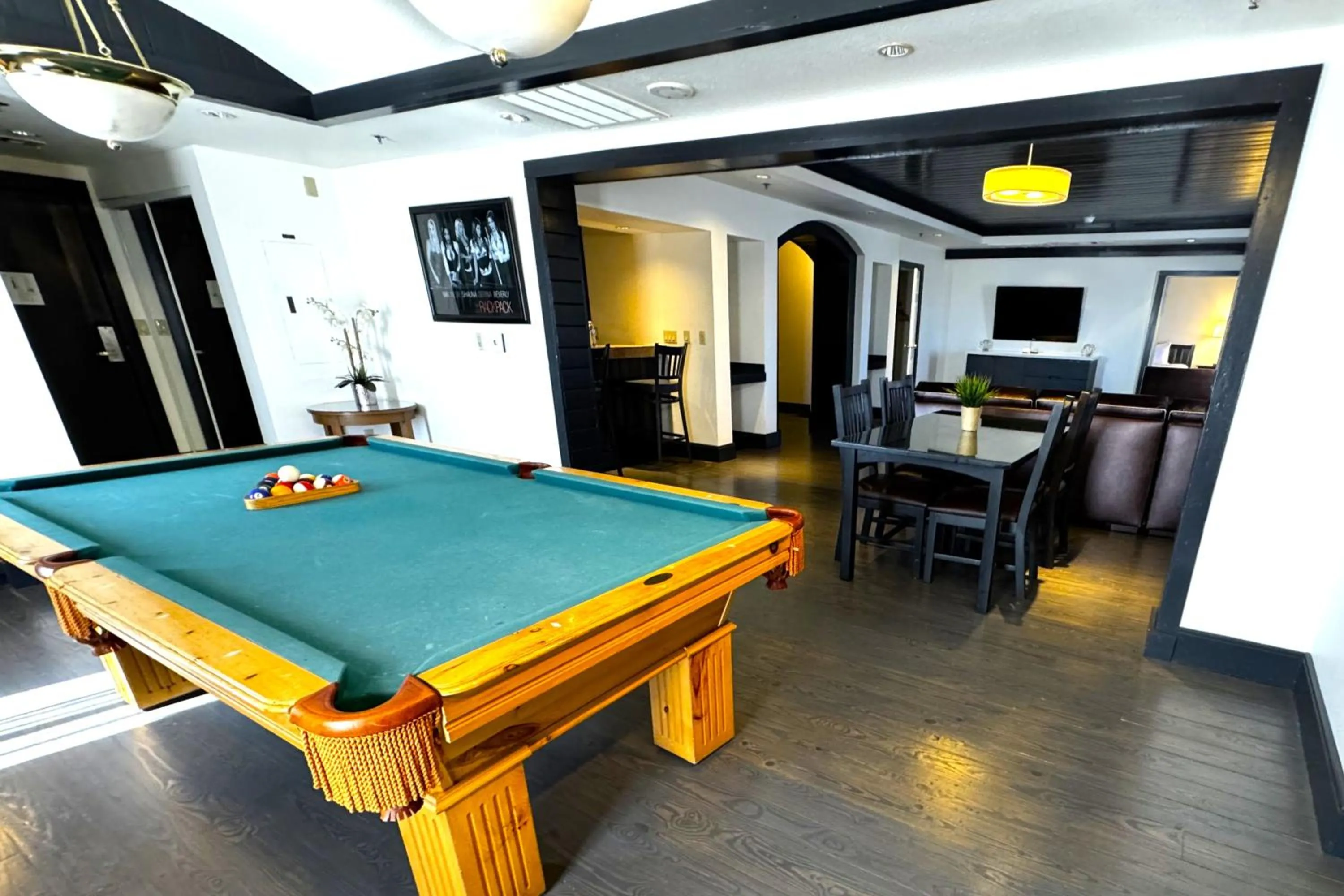 Area and facilities in OYO Hotel and Casino Las Vegas