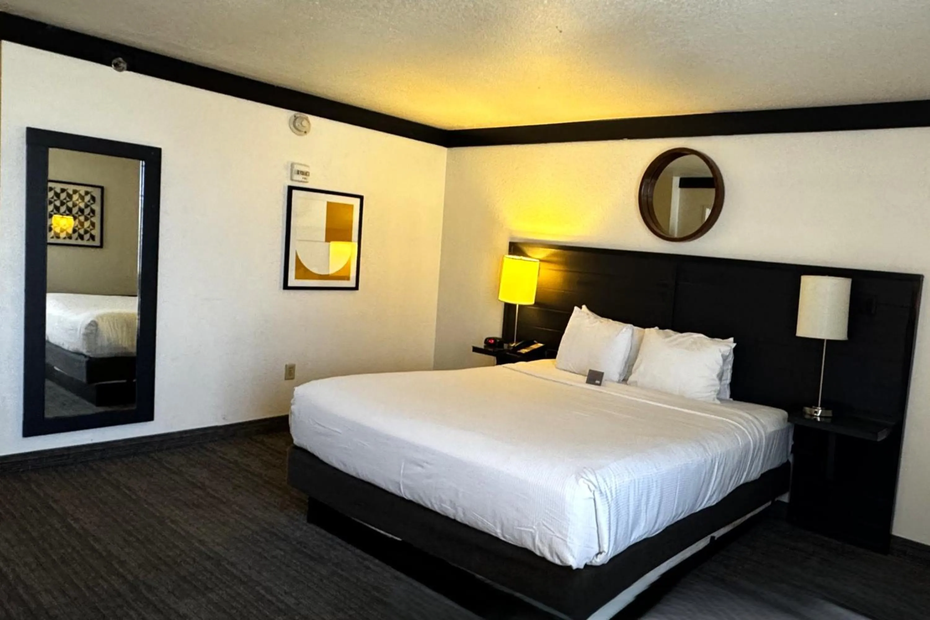 Bedroom, Bed in OYO Hotel and Casino Las Vegas