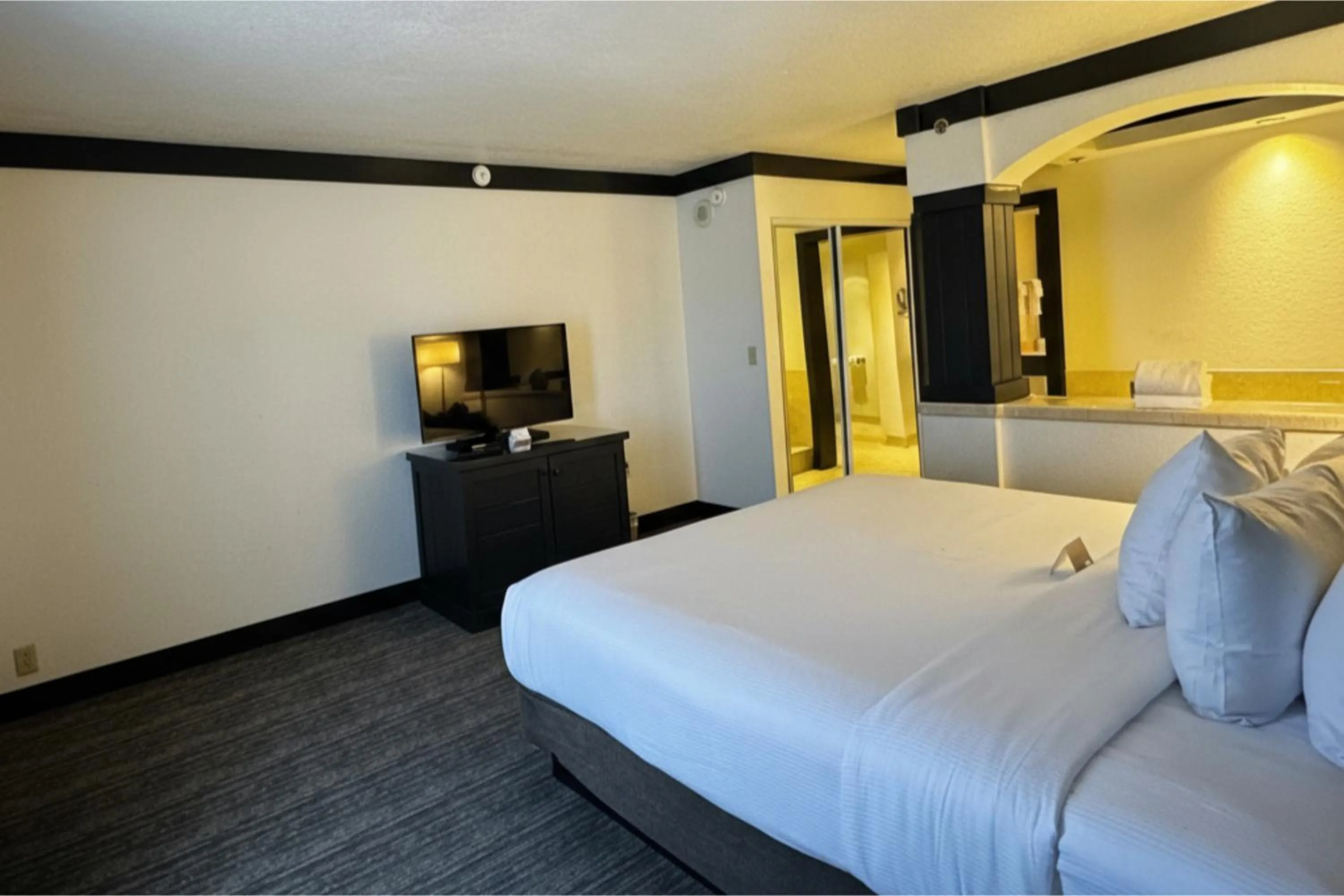Bedroom, Bed in OYO Hotel and Casino Las Vegas