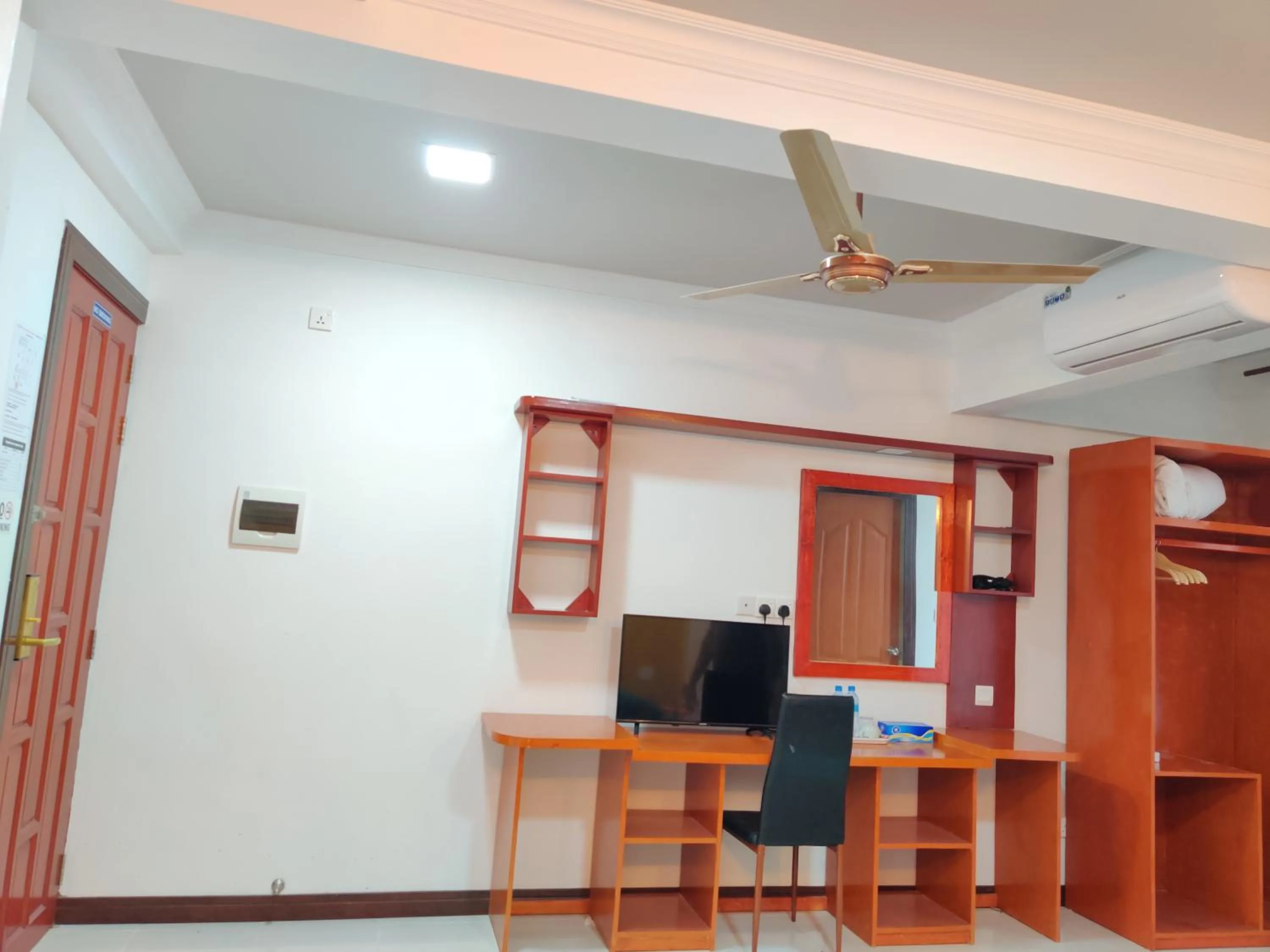 TV and multimedia in Athens View