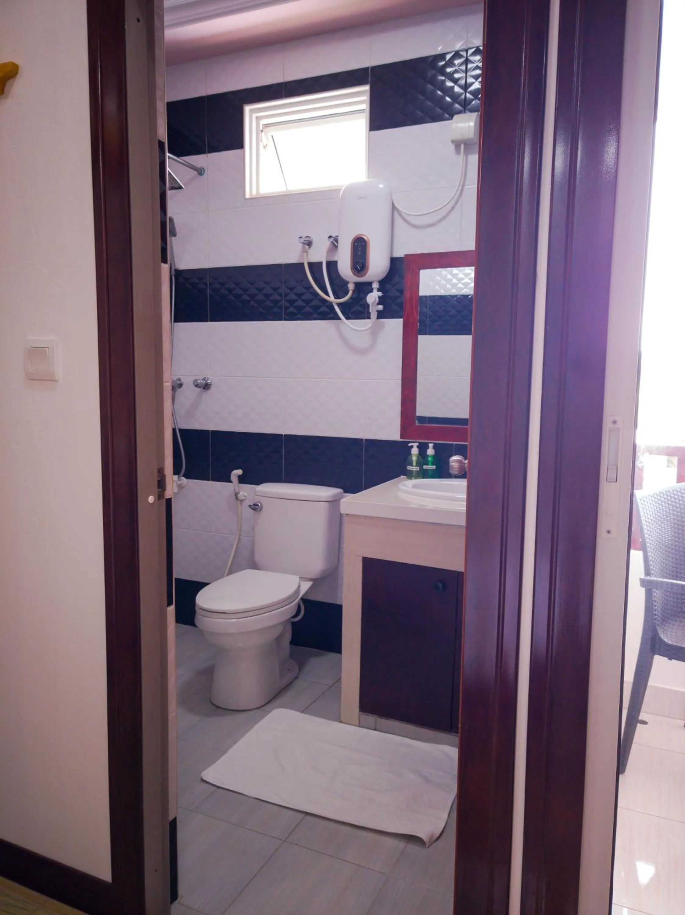 Toilet in Athens View