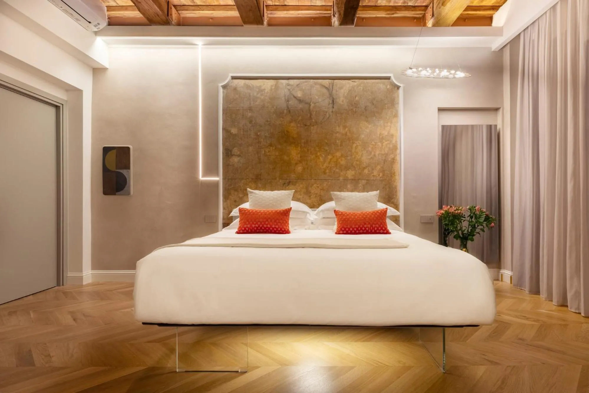 Photo of the whole room, Bed in Poēsis Experience Hotel