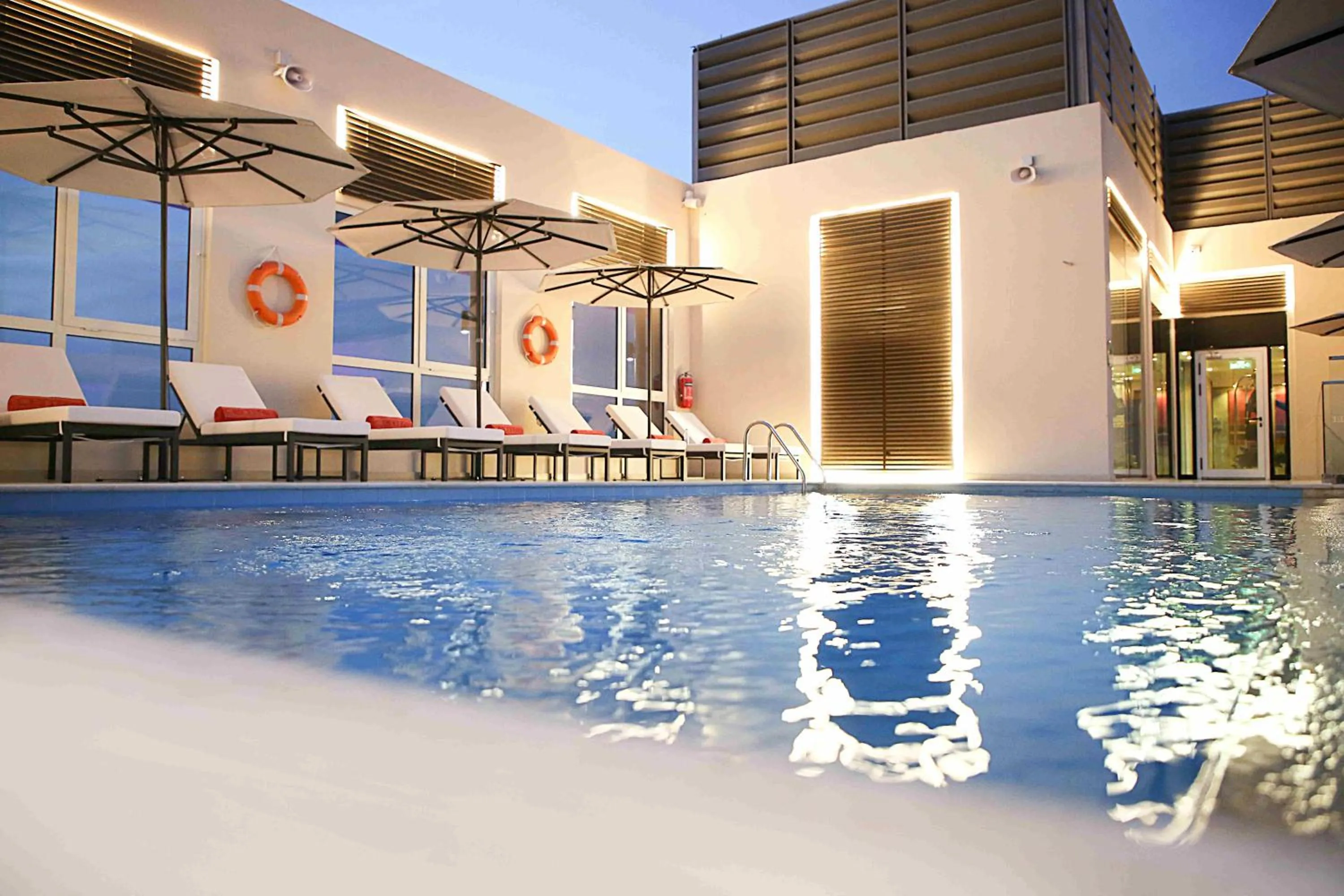 Swimming pool in Centro Corniche Al Khobar by Rotana