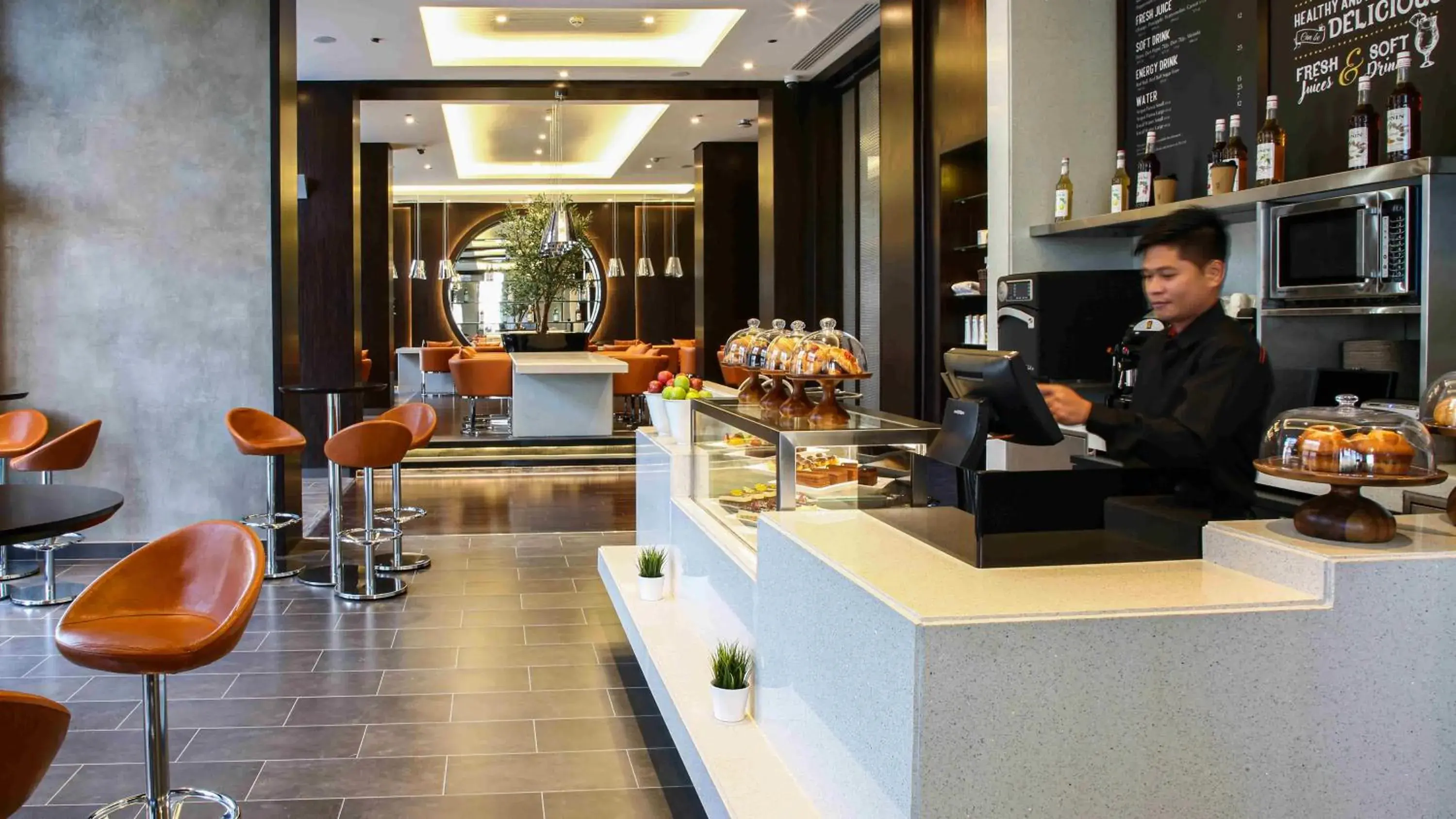 Lounge or bar in Centro Corniche Al Khobar by Rotana Lounge or bar in Centro Corniche Al Khobar by Rotana