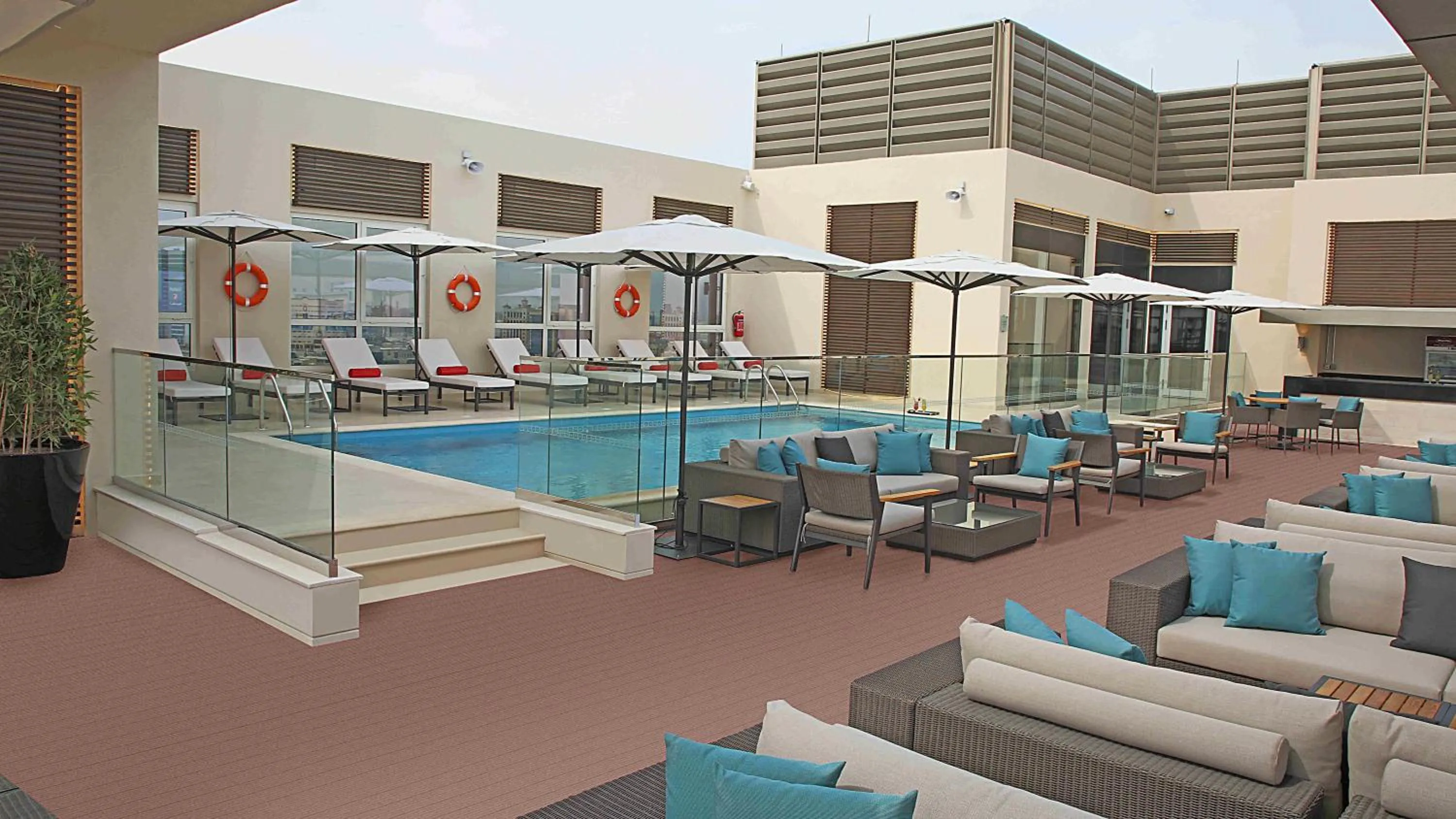 Swimming pool in Centro Corniche Al Khobar by Rotana
