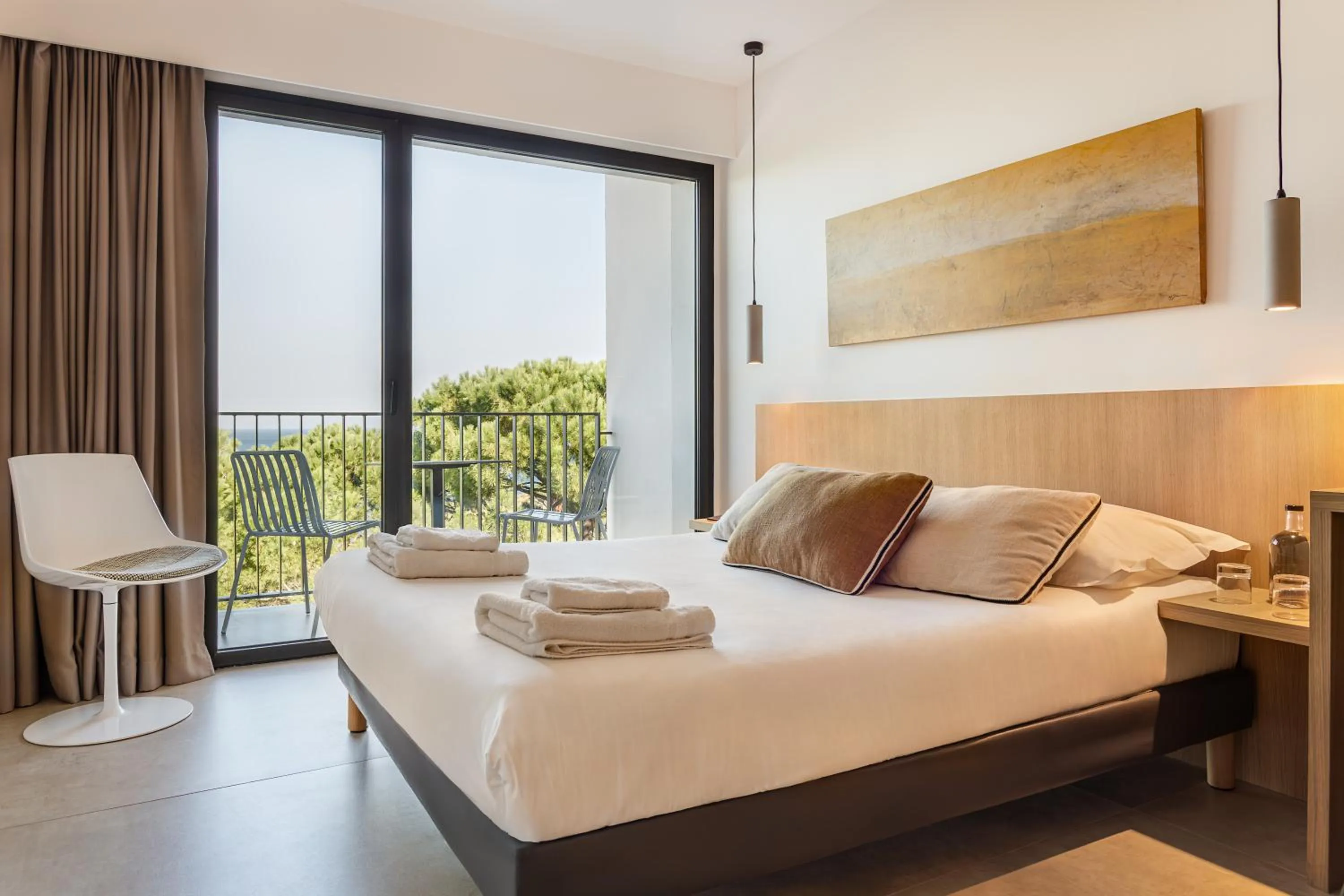 Photo of the whole room, Bed in Grand Hotel Du Golfe - Spa & Restaurant