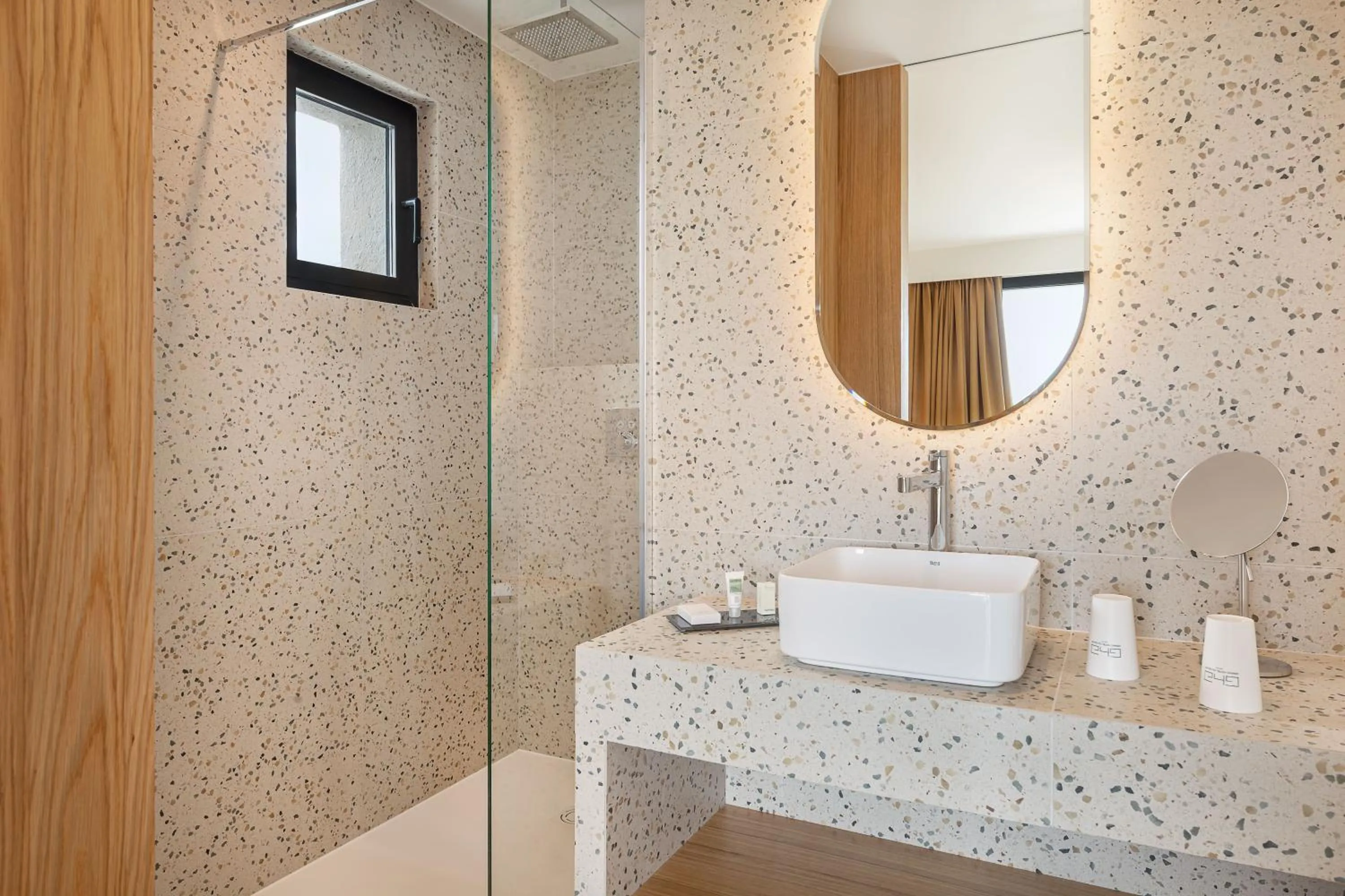 Shower in Grand Hotel Du Golfe - Spa & Restaurant