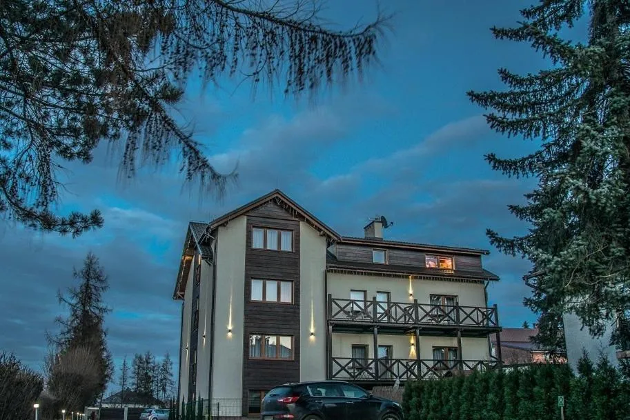 Property building in Old Tree Villa & Restaurant