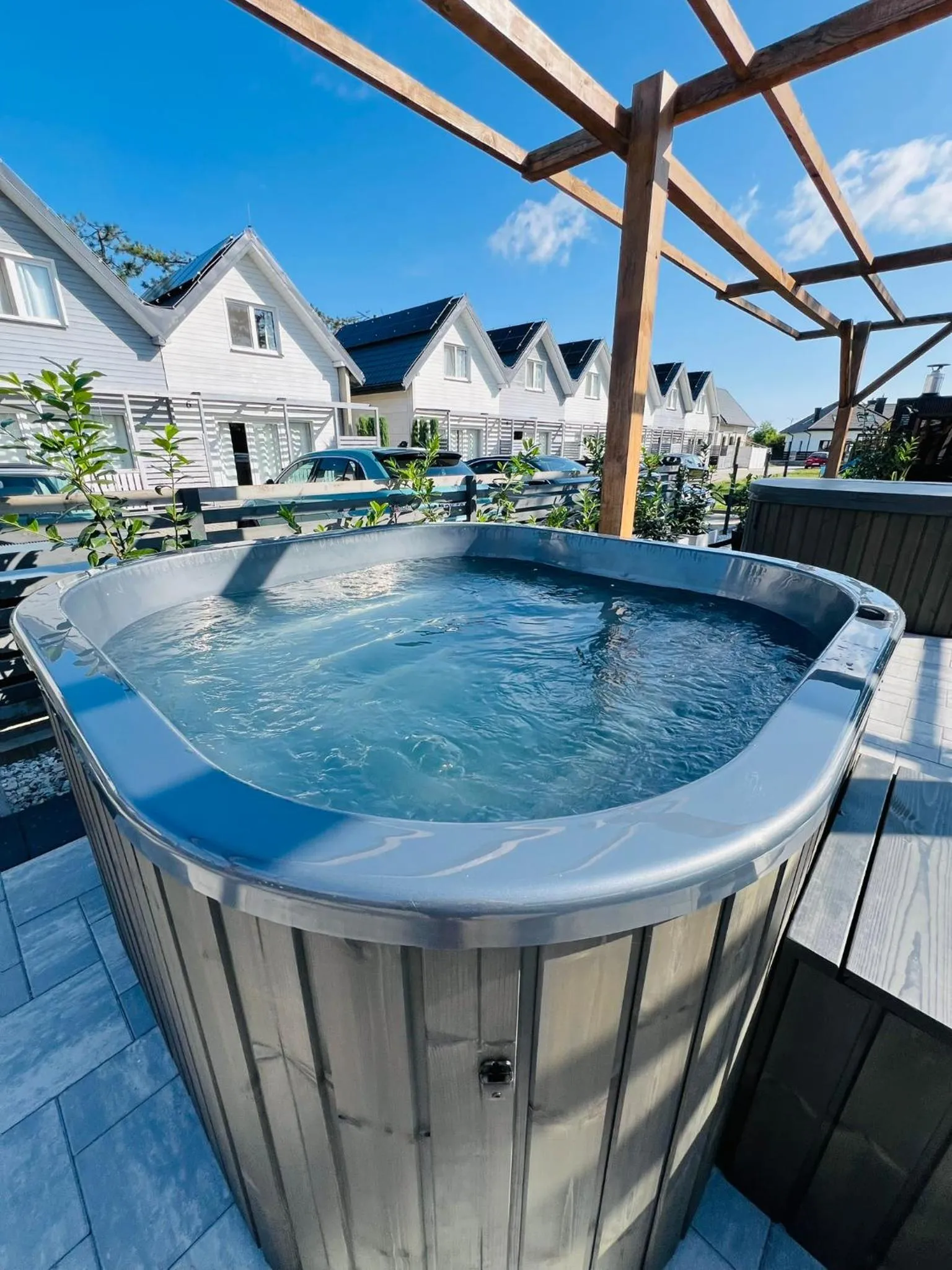 Hot Tub in Old Tree Villa & Restaurant