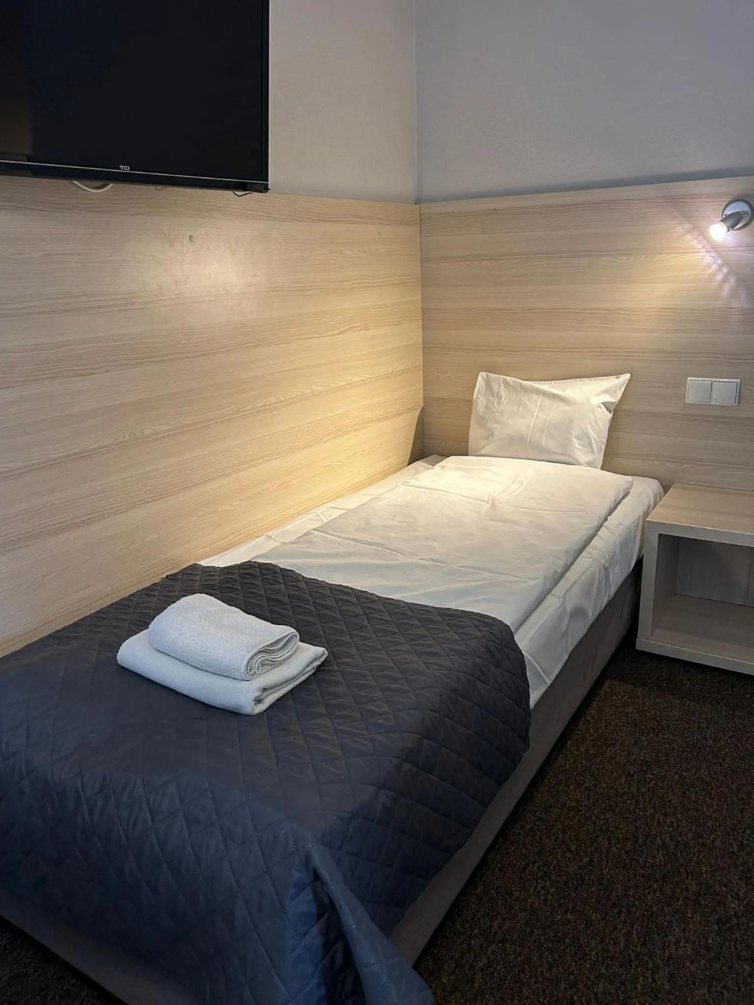 Bed in Old Tree Villa & Restaurant