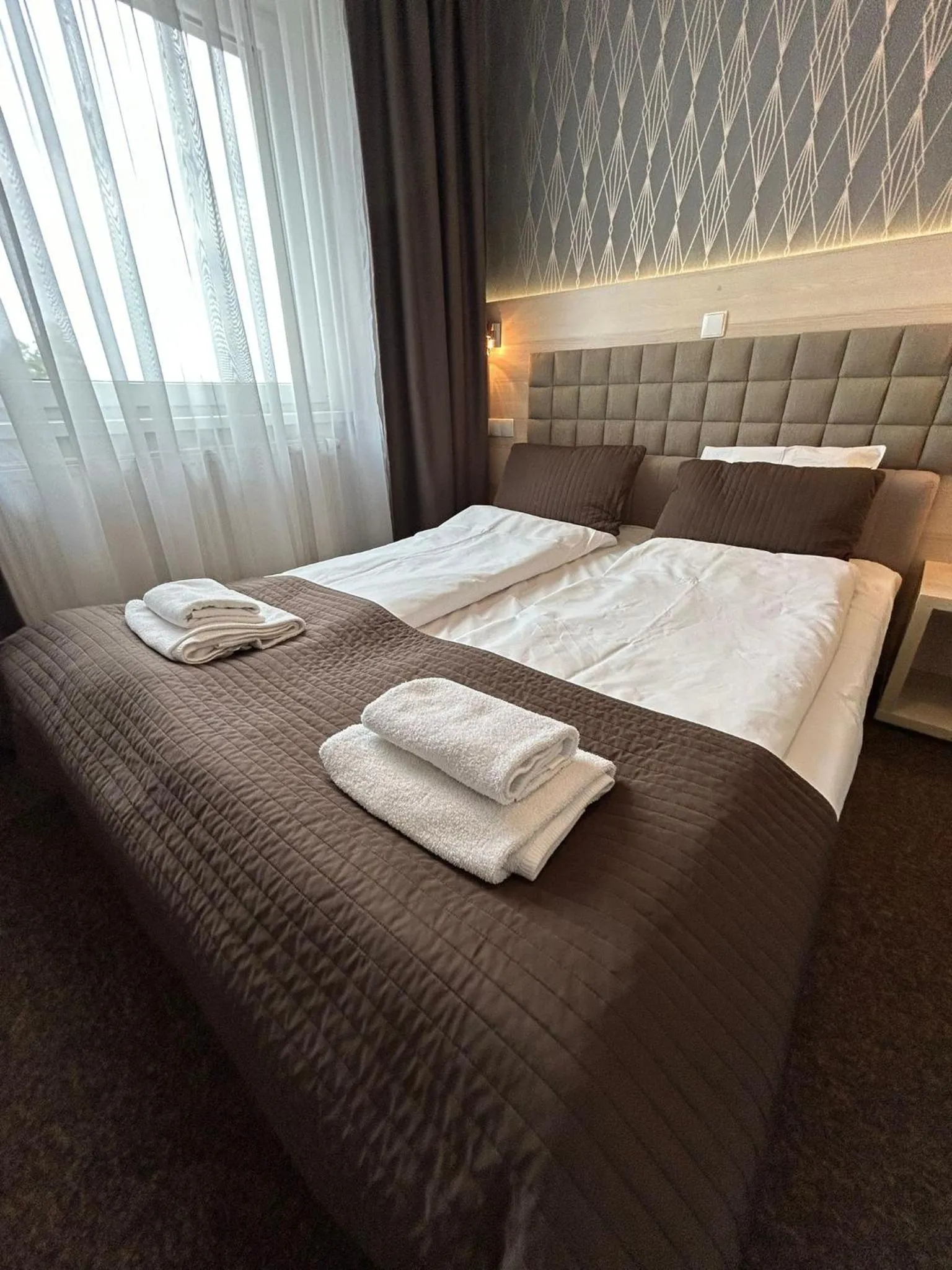 Bed in Old Tree Villa & Restaurant
