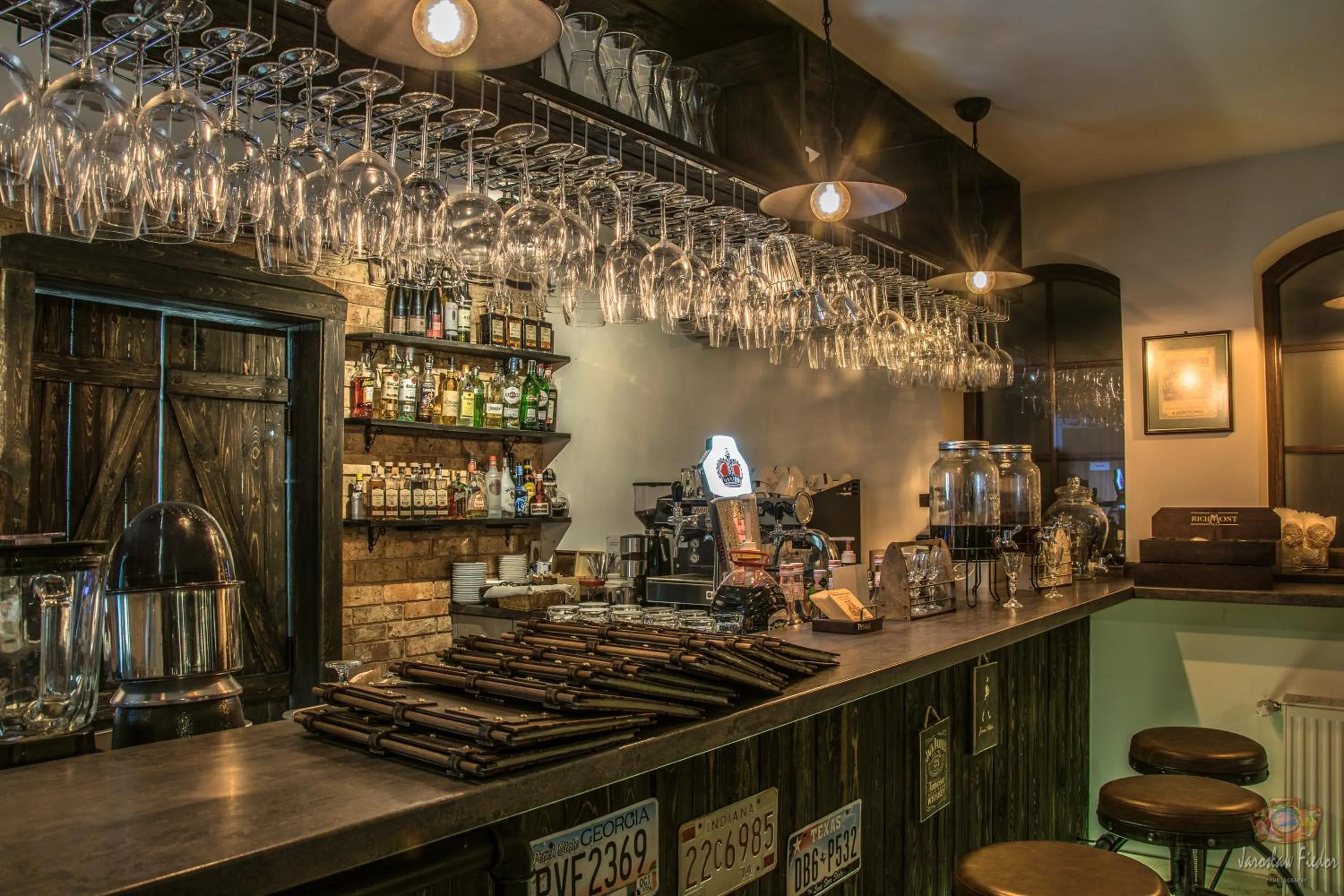 Lounge or bar in Old Tree Villa & Restaurant