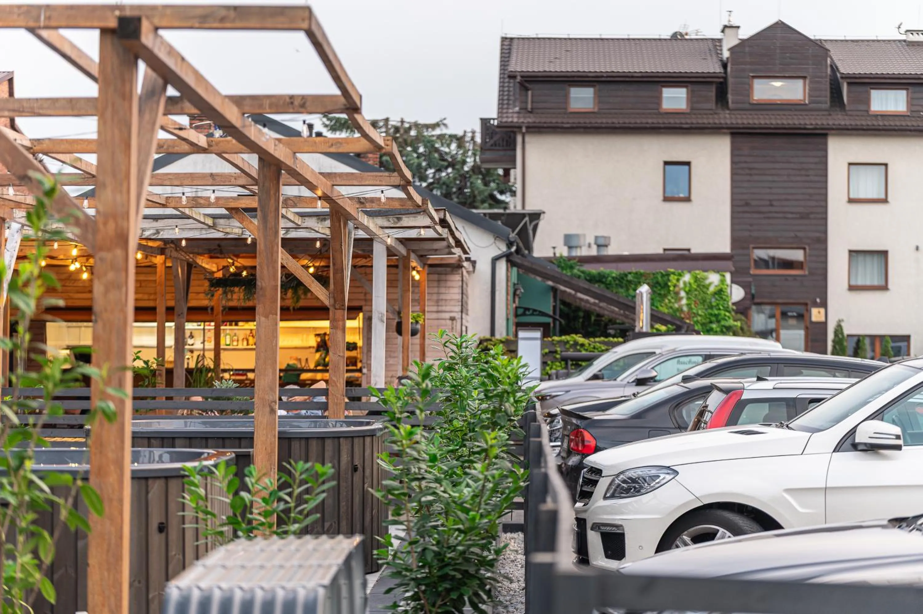 Old Tree Villa & Restaurant