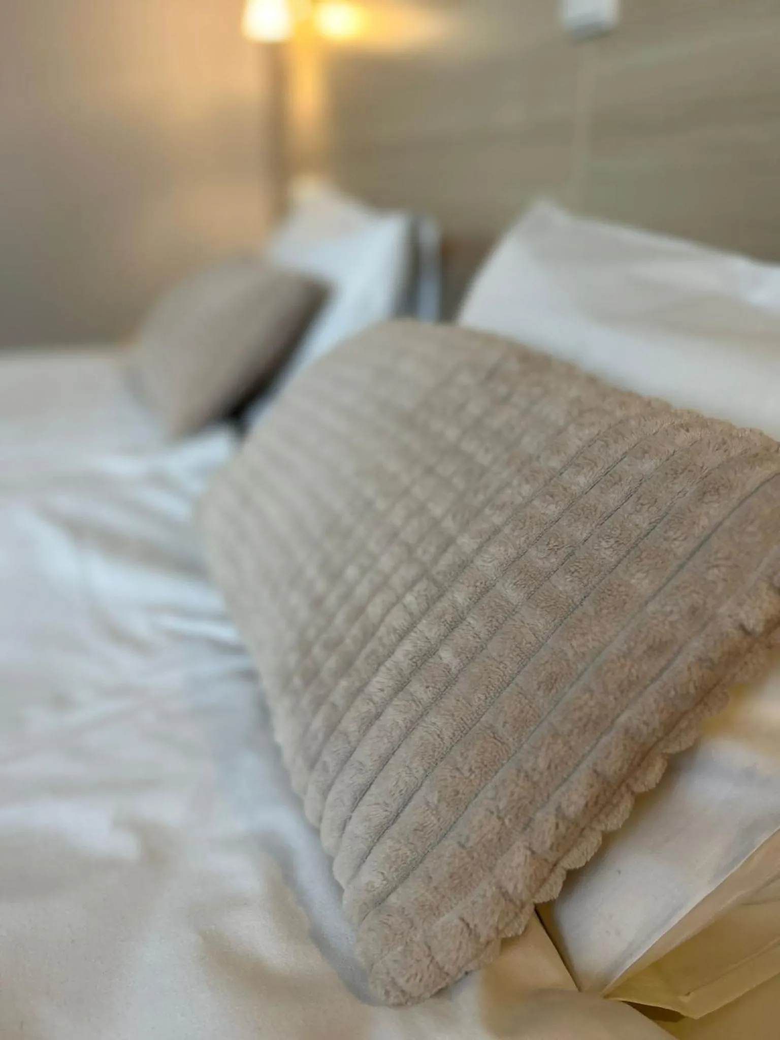 Bed in Old Tree Villa & Restaurant
