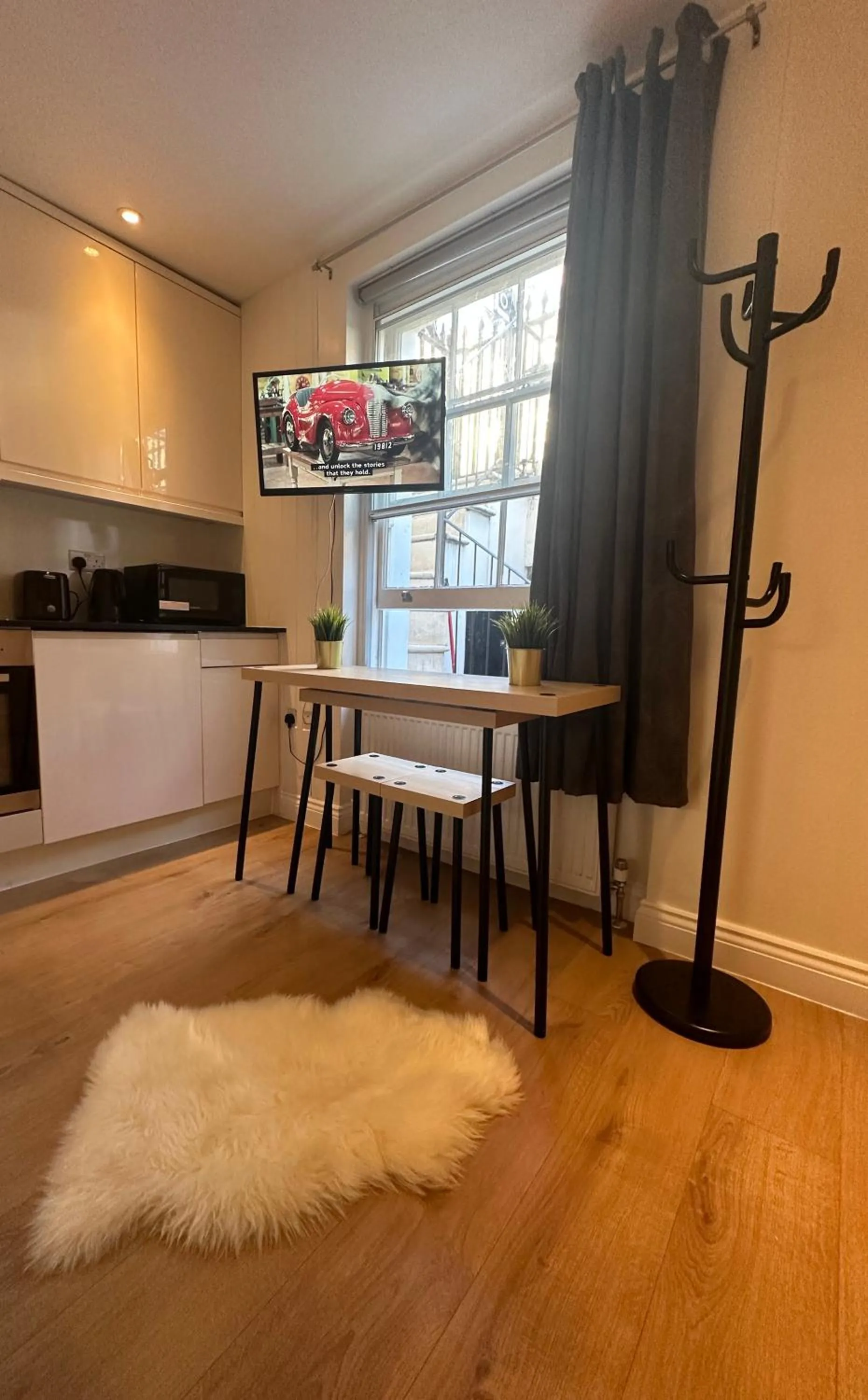 Dining area in Gloucester Place - Baker Street
