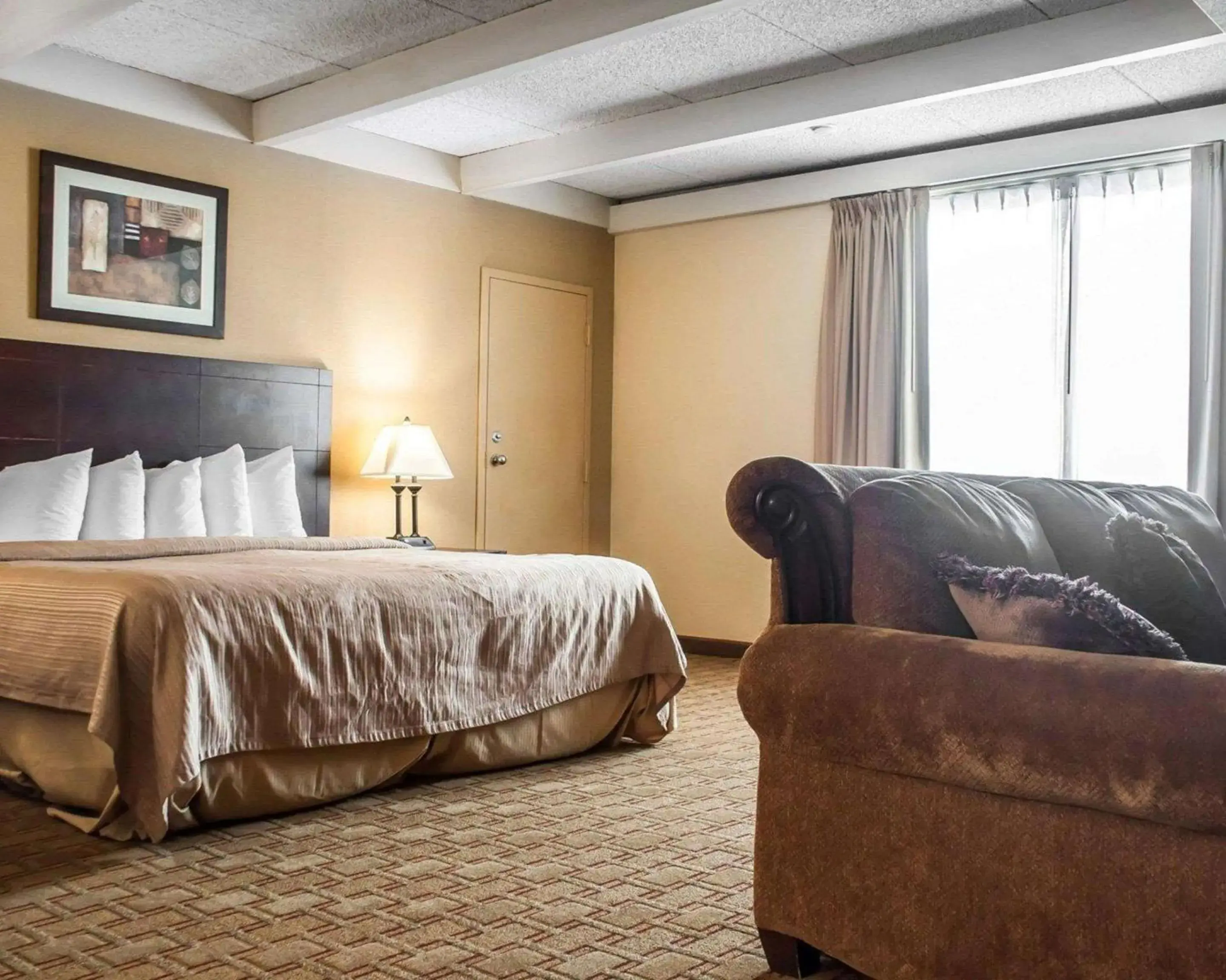 Photo of the whole room, Bed in Quality Inn Buffalo Airport Photo of the whole room, Bed in Quality Inn Buffalo Airport