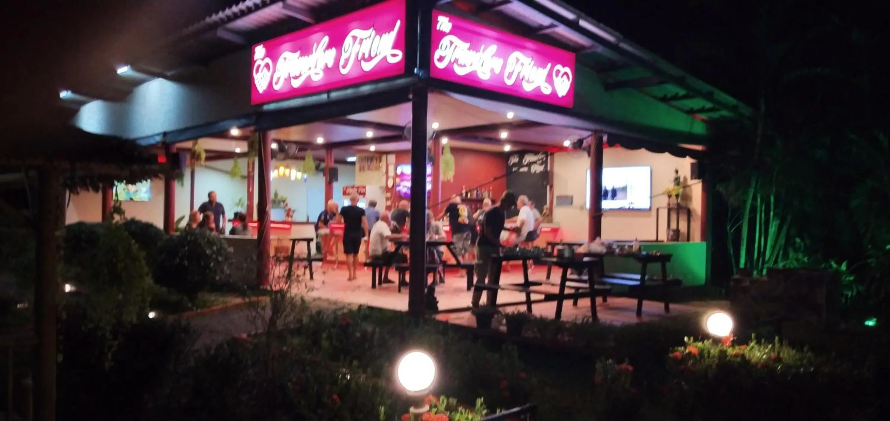 Lounge or bar in The Travelers Friend