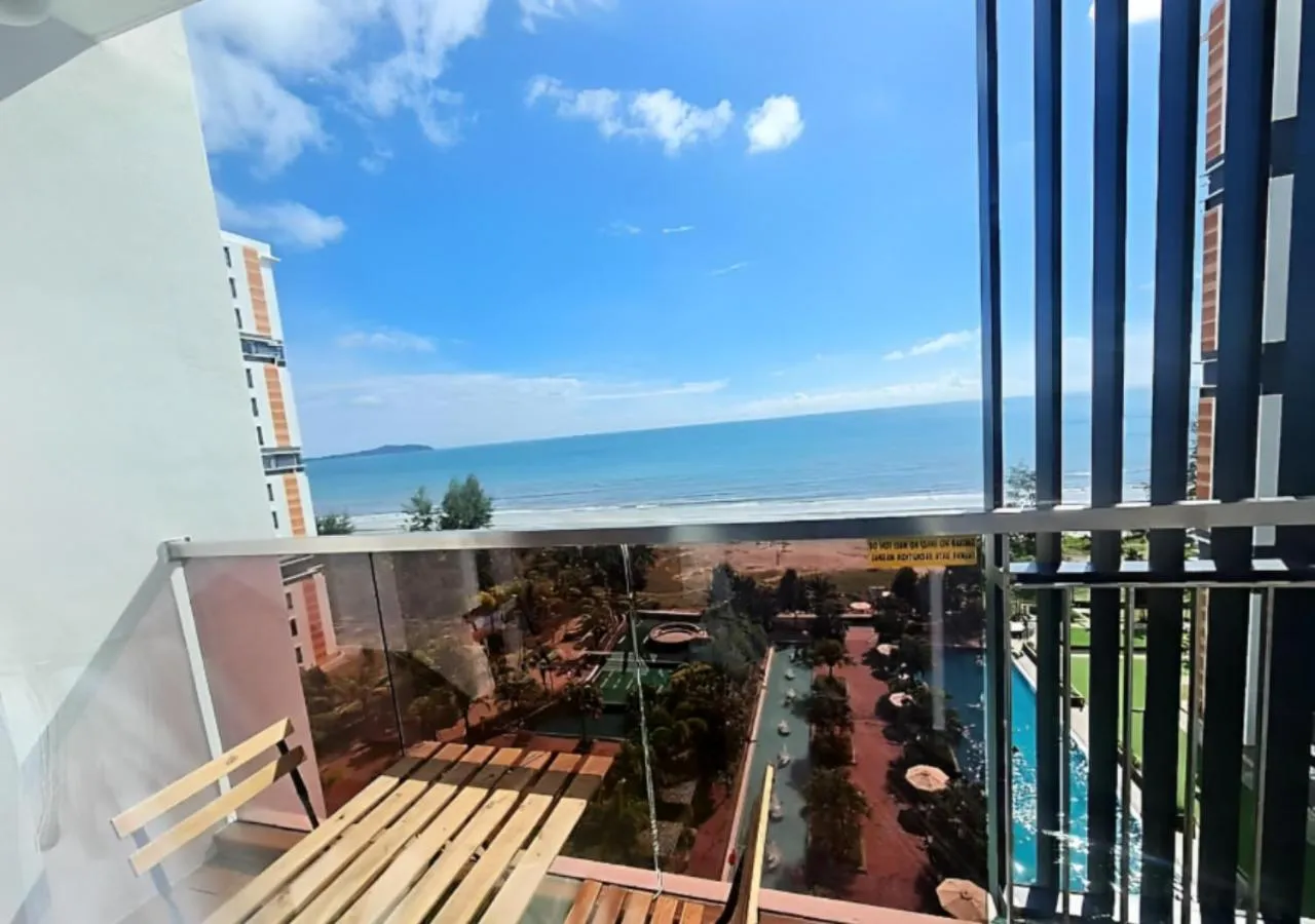 Balcony/Terrace in Timurbay Seafront Residence & Suites