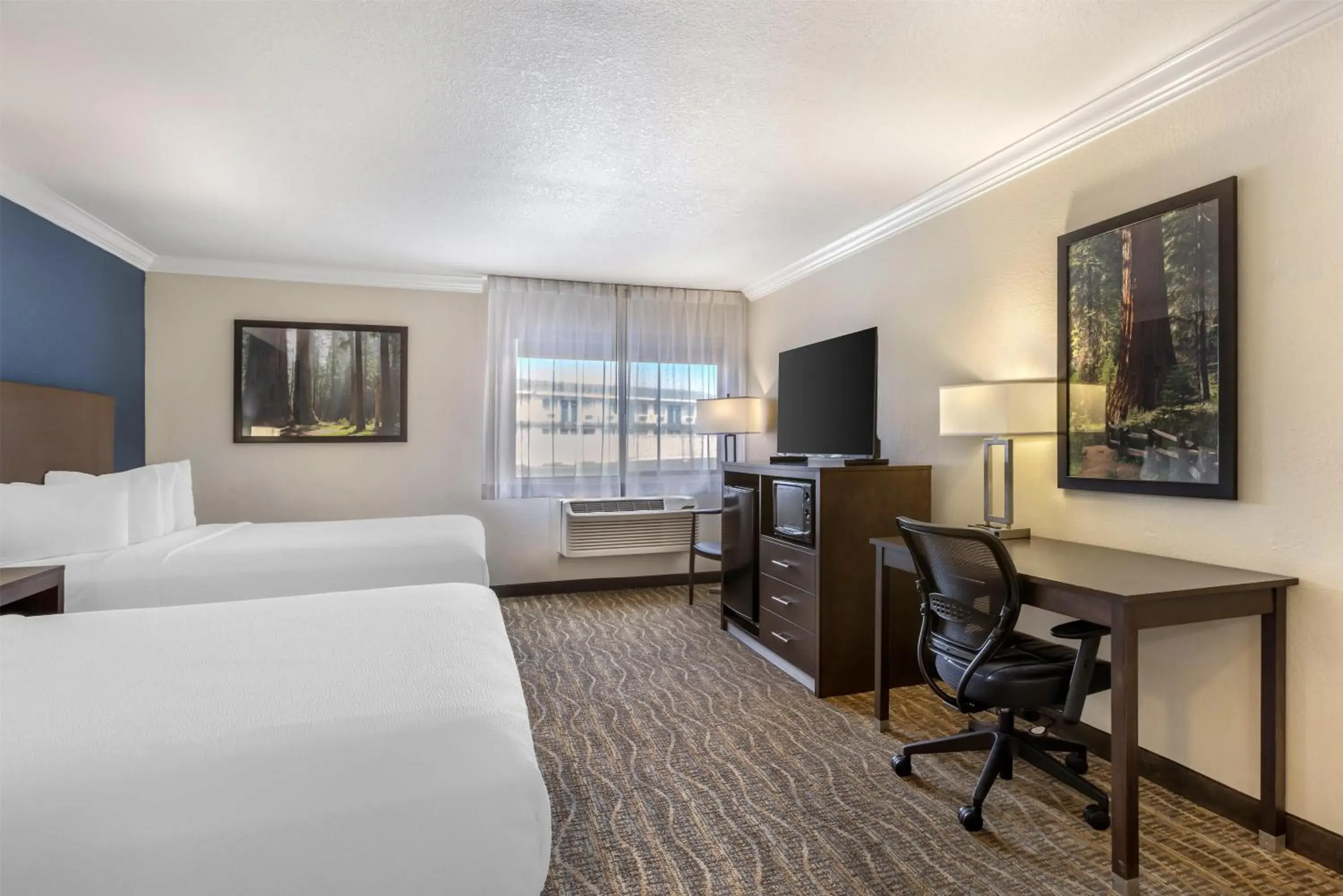 Queen Room with Two Queen Beds - Non-Smoking in Best Western Town & Country Lodge Queen Room with Two Queen Beds - Non-Smoking in Best Western Town & Country Lodge