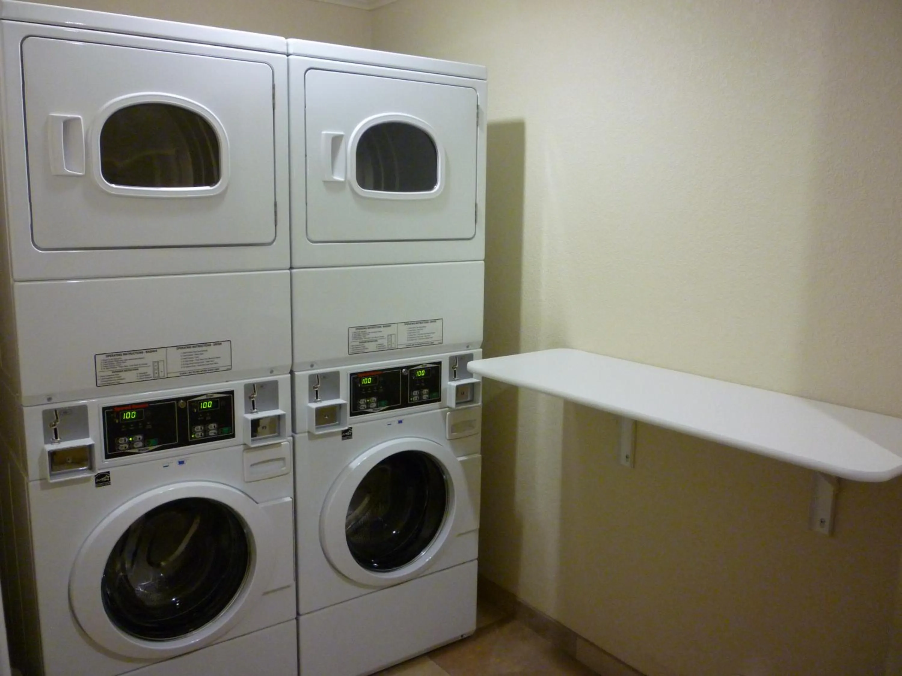 Area and facilities in Best Western Town & Country Lodge