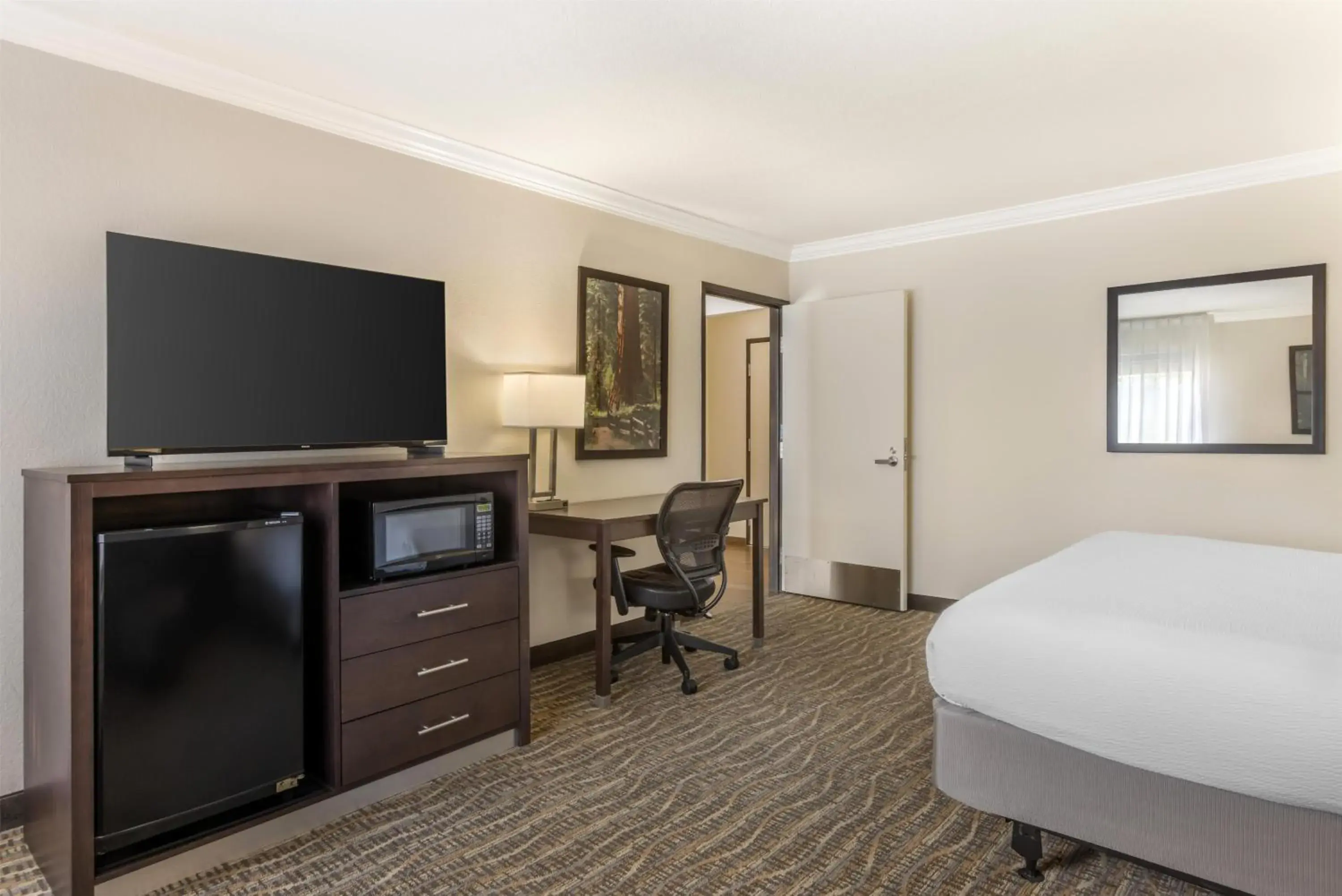 Accessible Suite in Best Western Town & Country Lodge Accessible Suite in Best Western Town & Country Lodge