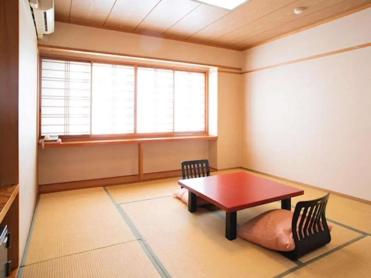 Quadruple Room with Shared Bathroom - single occupancy in Saigiku Quadruple Room with Shared Bathroom - single occupancy in Saigiku
