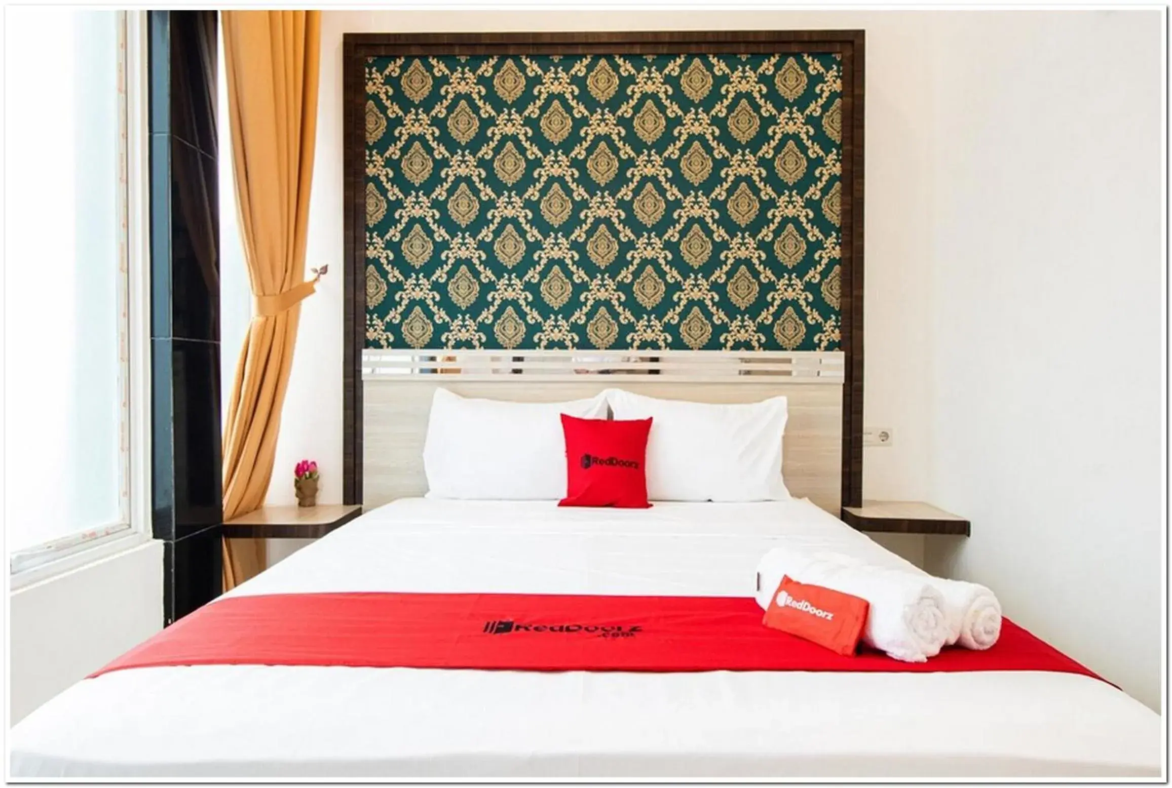 Bedroom, Bed in RedDoorz Plus @ Centrium Katamso Medan Bedroom, Bed in RedDoorz Plus @ Centrium Katamso Medan