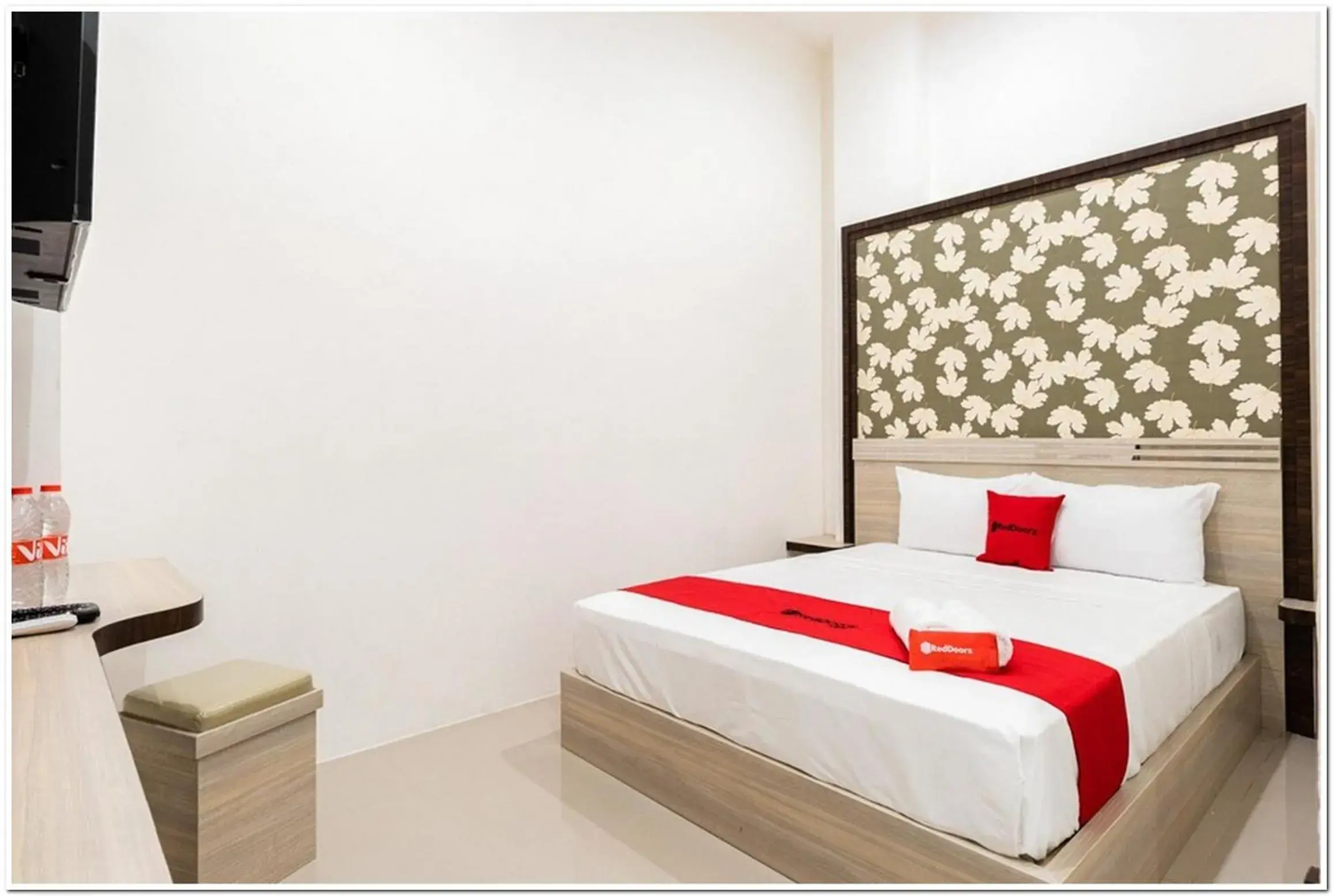 Bedroom, Bed in RedDoorz Plus @ Centrium Katamso Medan Bedroom, Bed in RedDoorz Plus @ Centrium Katamso Medan