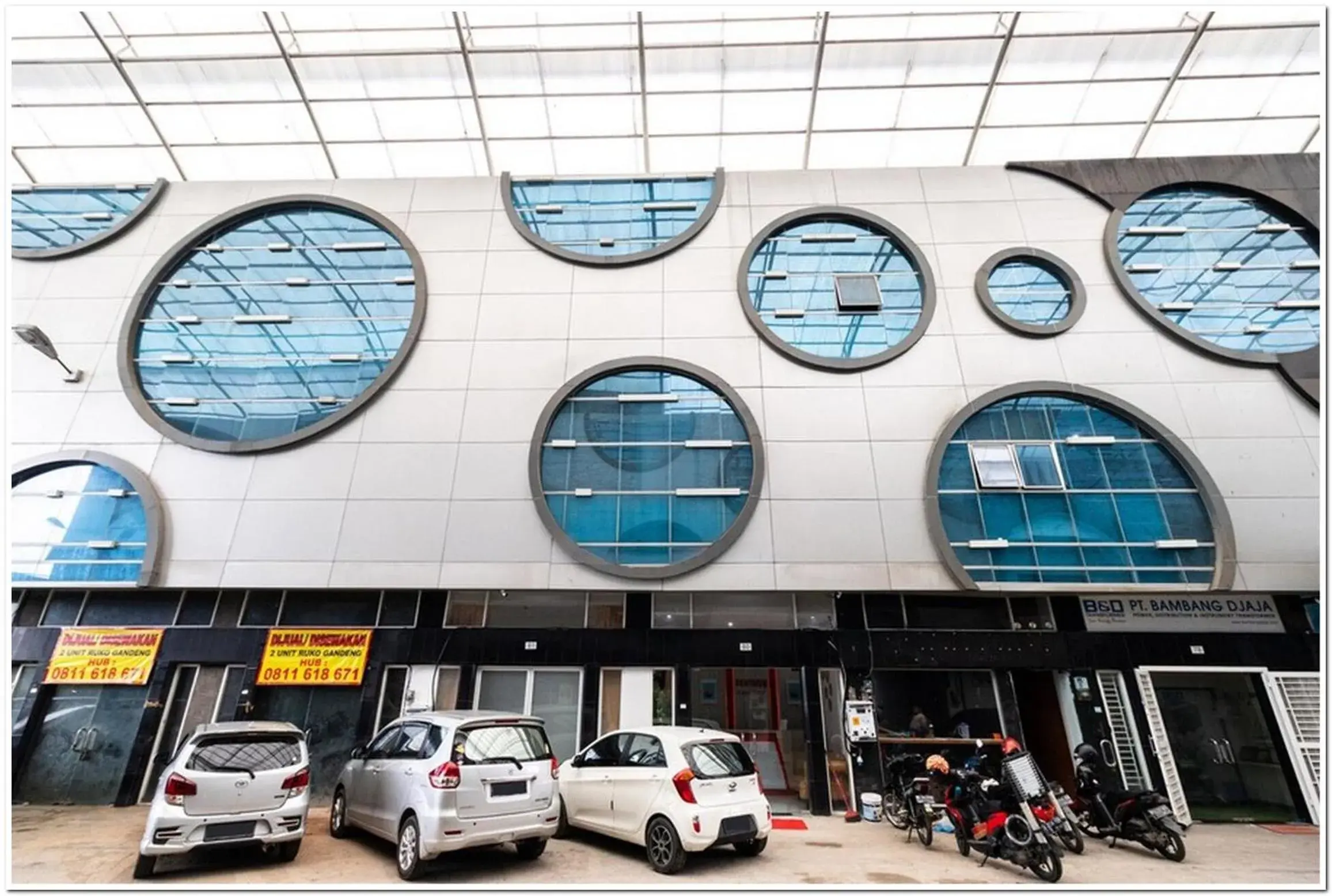 Property building in RedDoorz Plus @ Centrium Katamso Medan Property building in RedDoorz Plus @ Centrium Katamso Medan