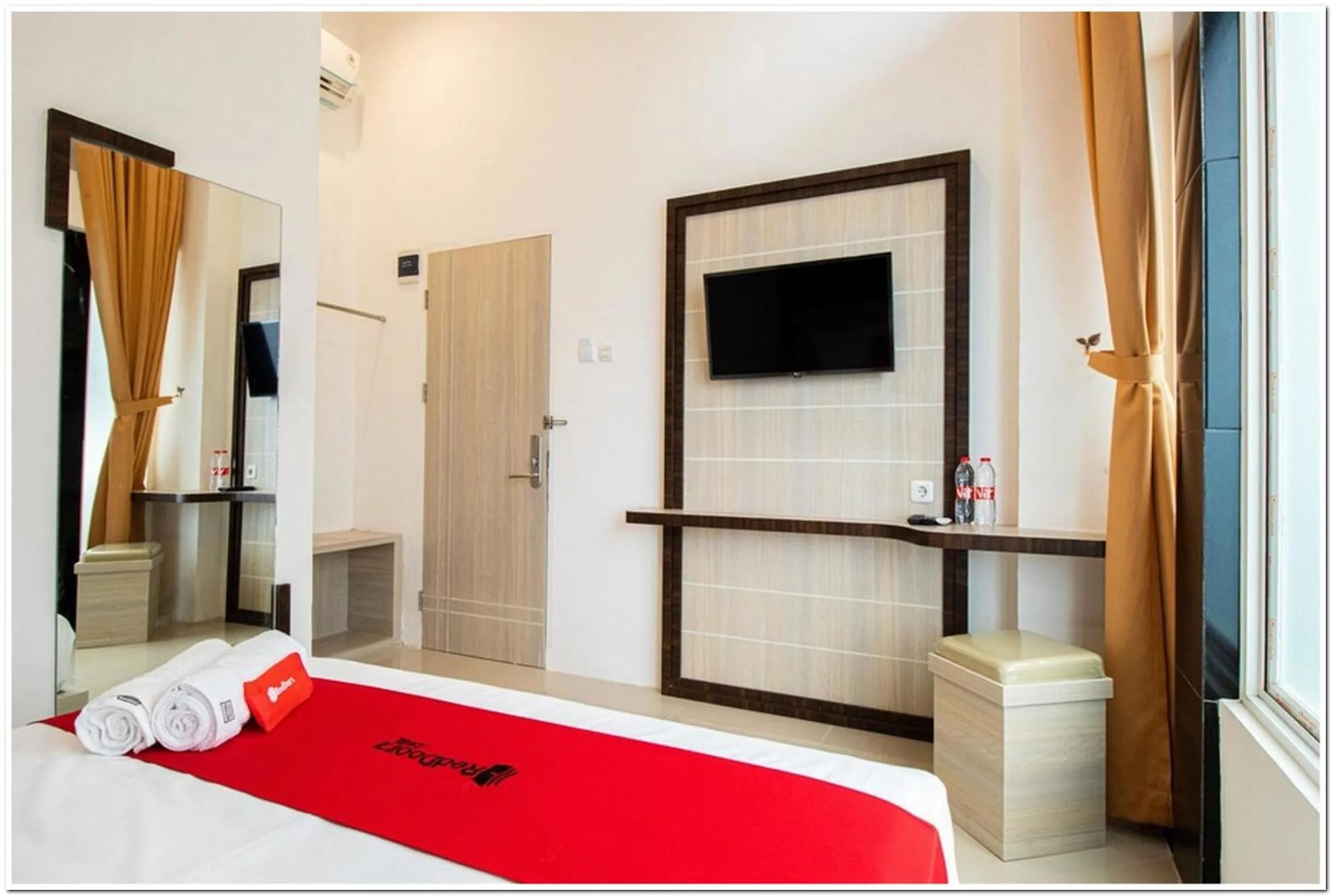 Bedroom, Bed in RedDoorz Plus @ Centrium Katamso Medan