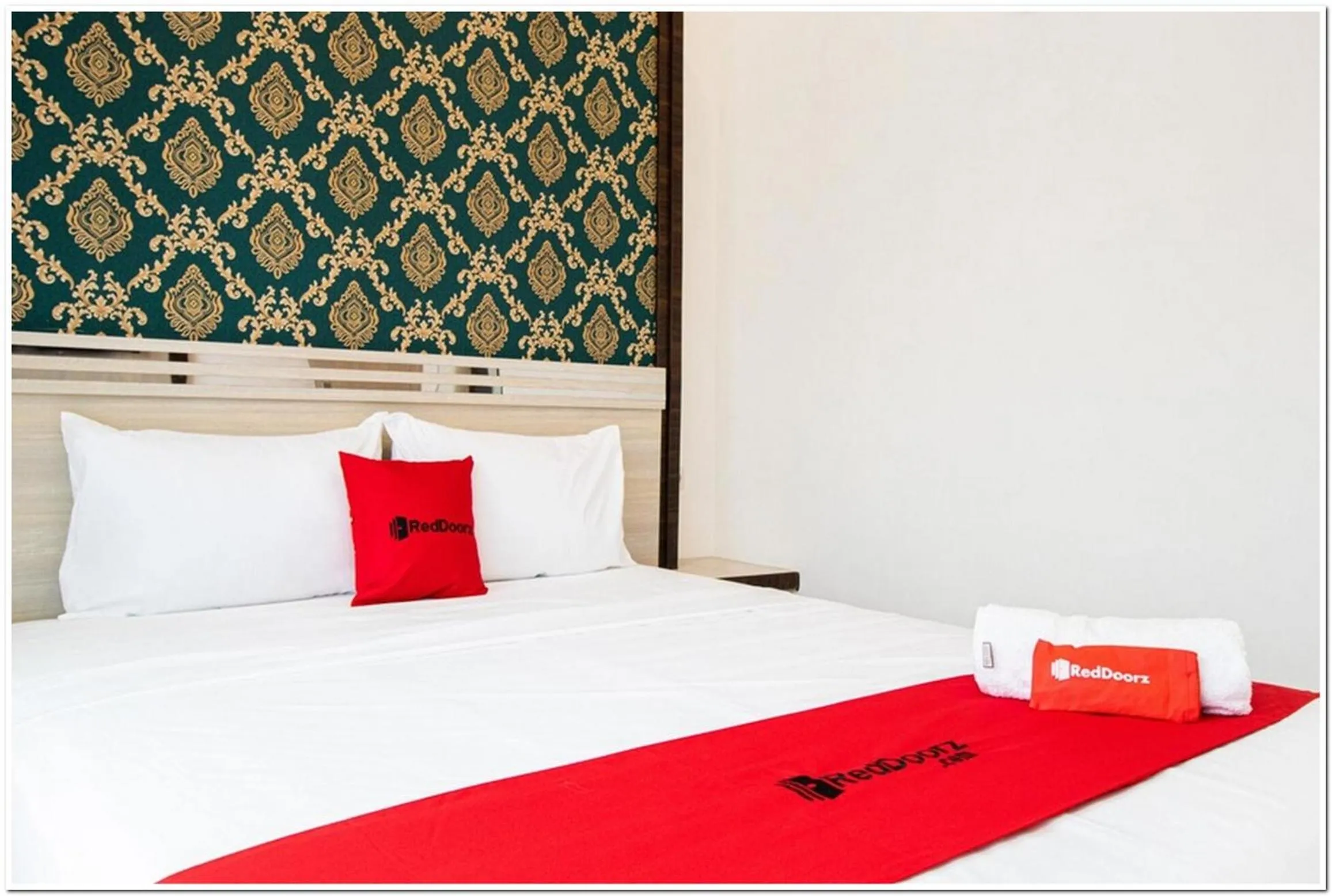 Bedroom, Bed in RedDoorz Plus @ Centrium Katamso Medan