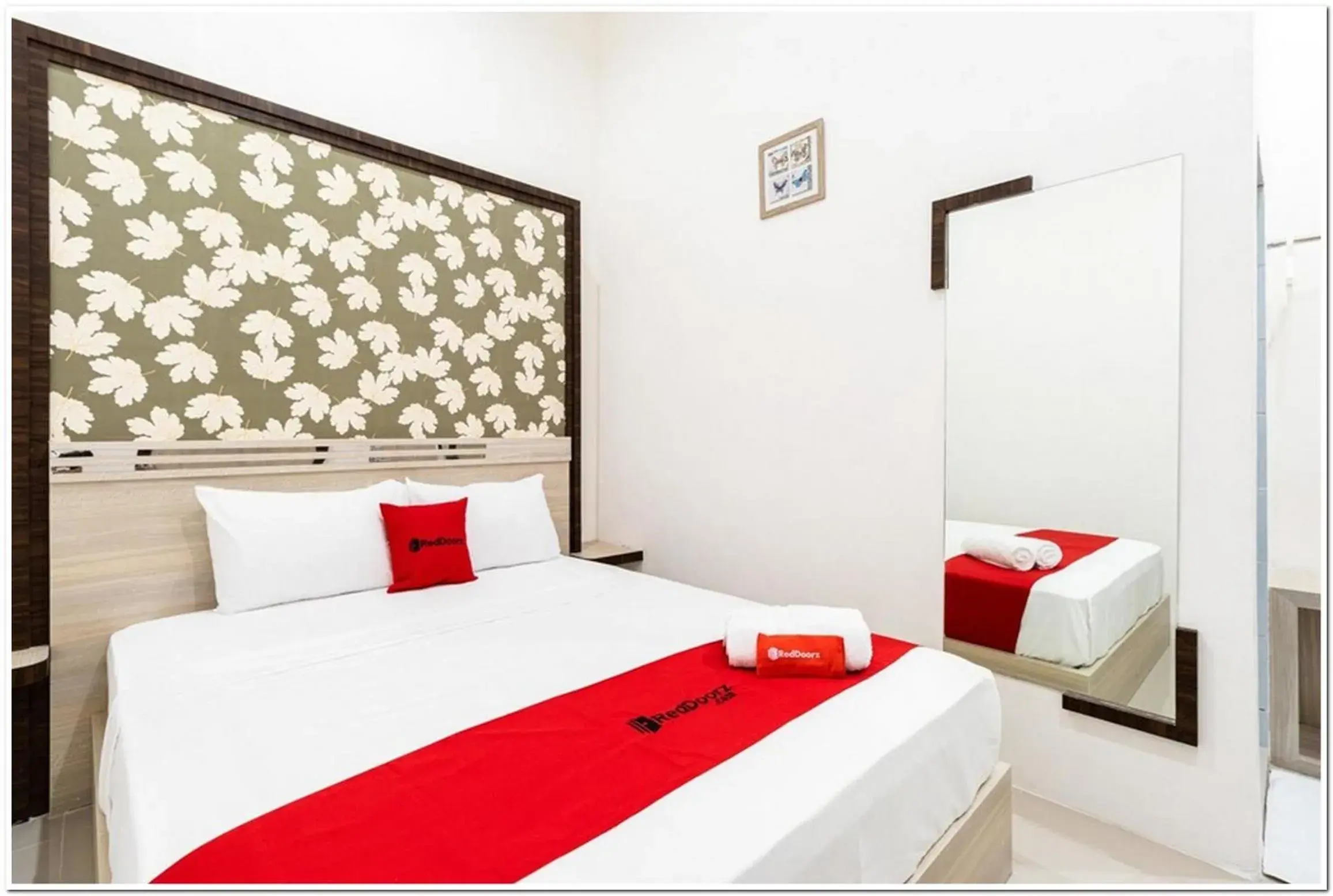 Bedroom, Bed in RedDoorz Plus @ Centrium Katamso Medan Bedroom, Bed in RedDoorz Plus @ Centrium Katamso Medan