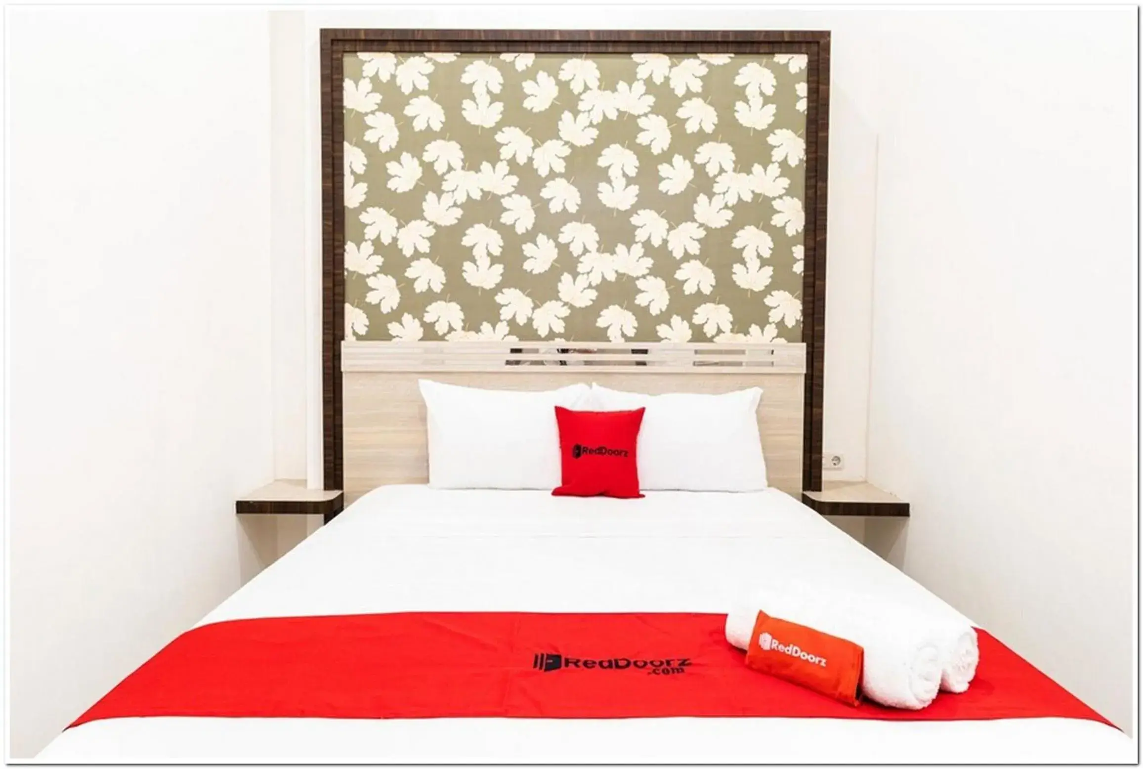 Bedroom, Bed in RedDoorz Plus @ Centrium Katamso Medan Bedroom, Bed in RedDoorz Plus @ Centrium Katamso Medan