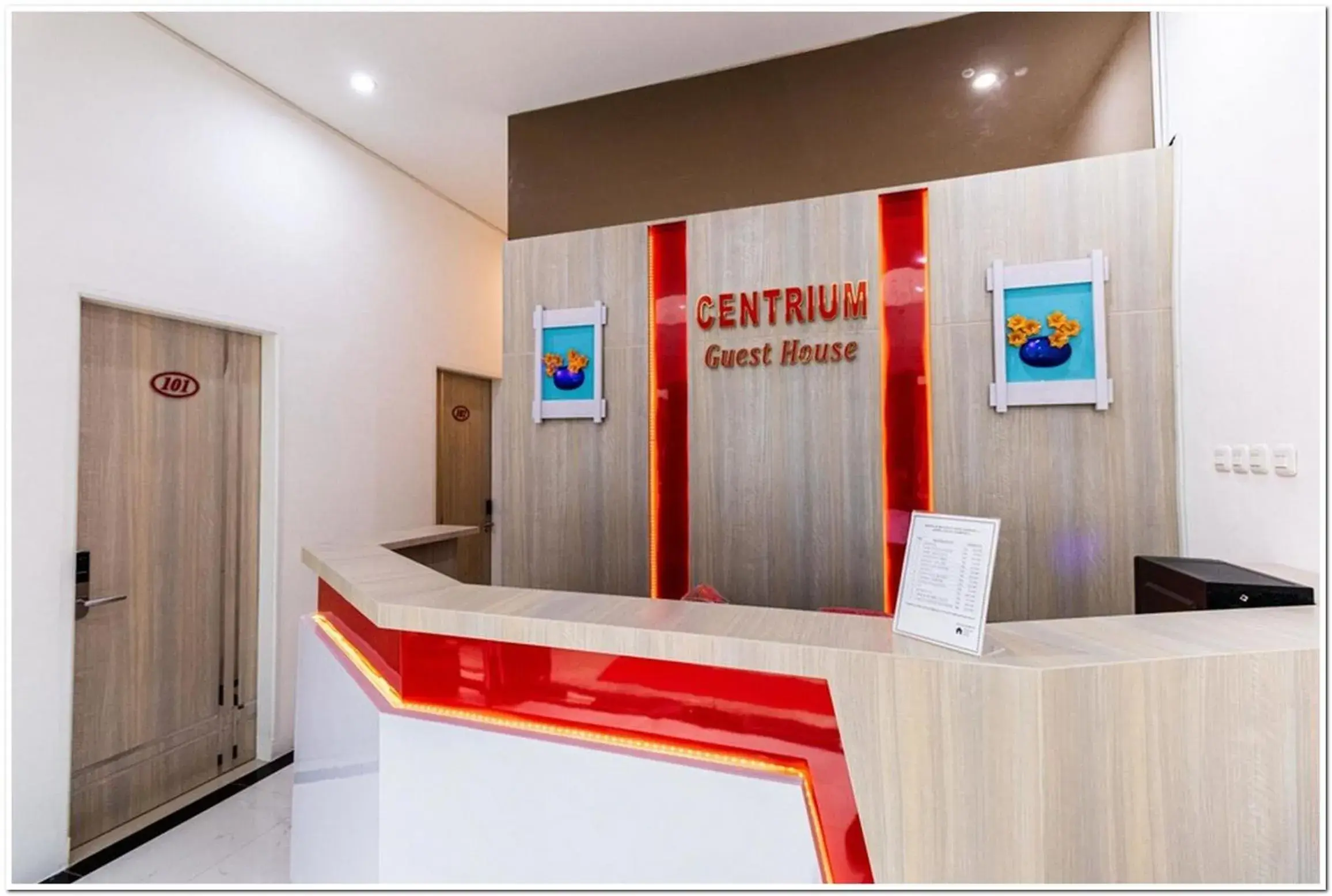 Lobby or reception in RedDoorz Plus @ Centrium Katamso Medan Lobby or reception in RedDoorz Plus @ Centrium Katamso Medan