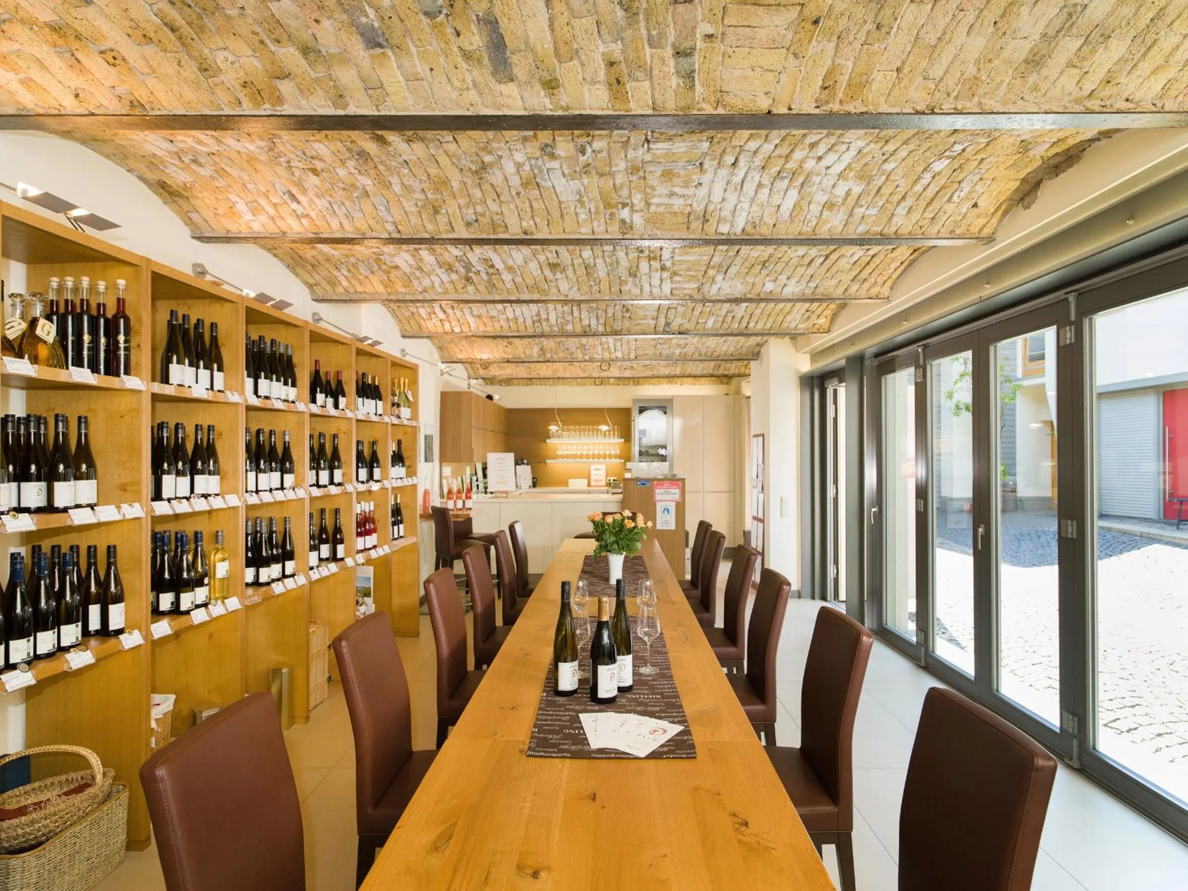 On-site shops in Gästehaus & Weingut PETH