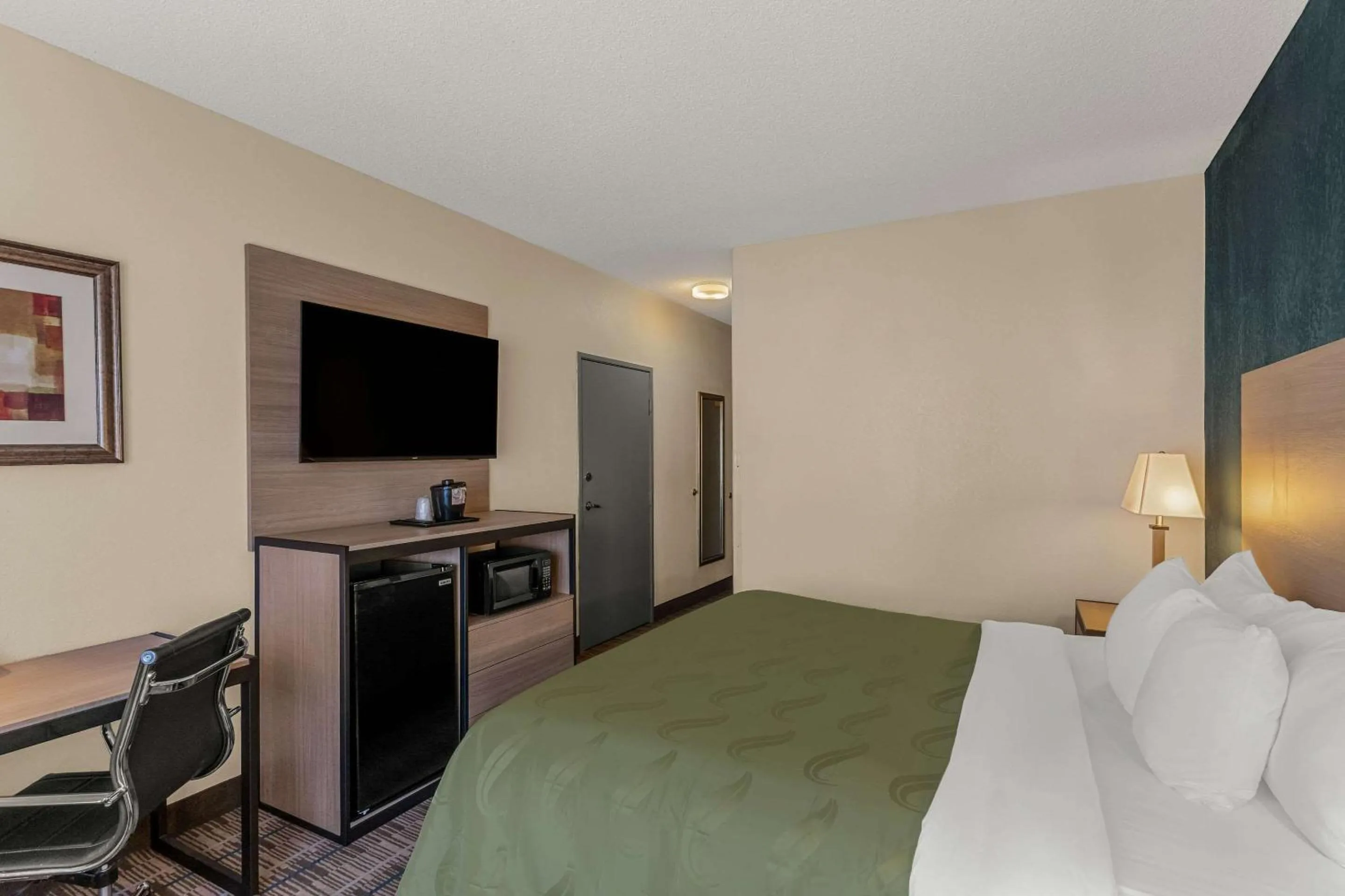 Bedroom, Bed in Quality Inn Denver Northeast Brighton