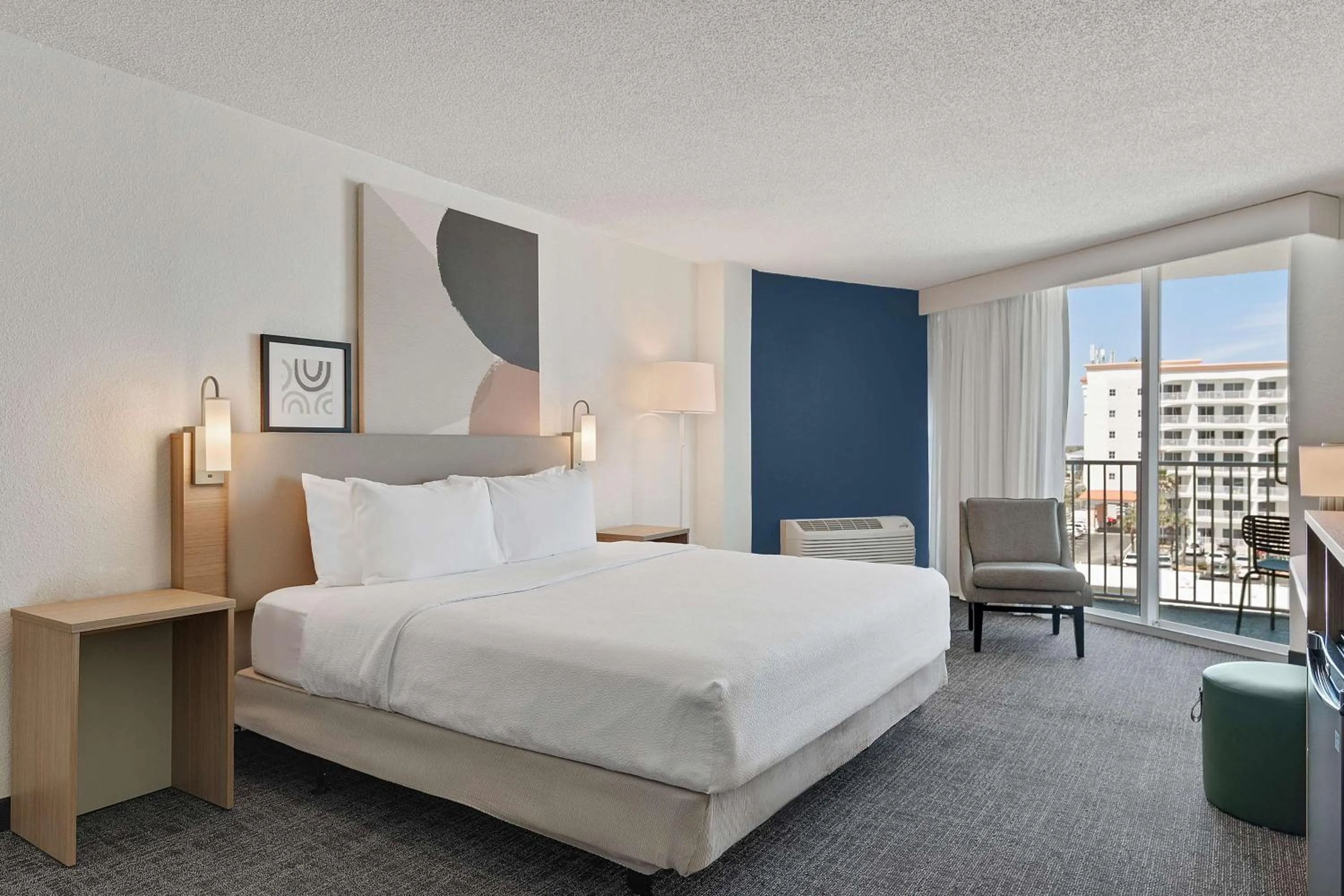 Bed in Spark by Hilton Ormond Beach Oceanfront