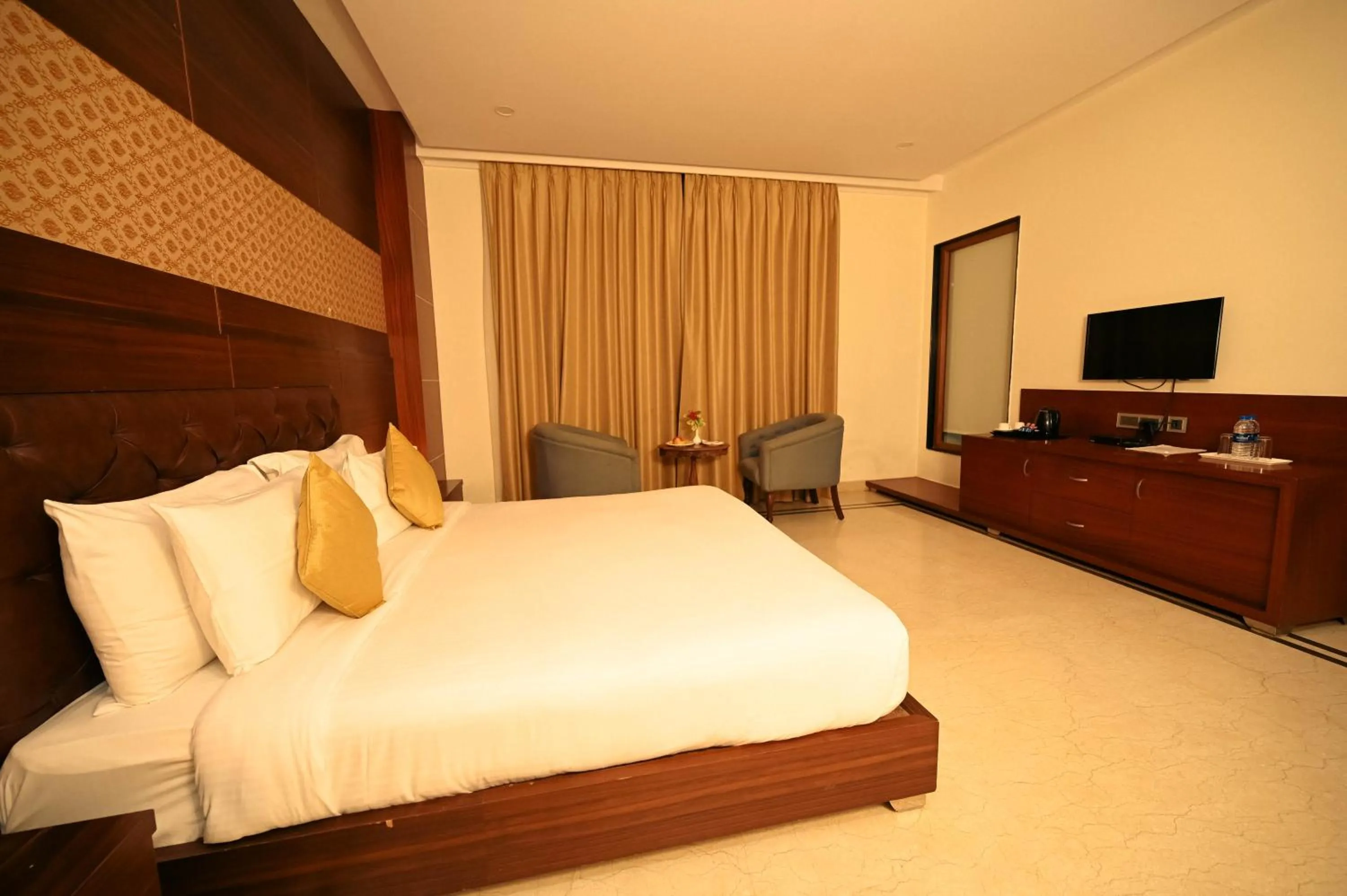 Bed in Clarks Safari Ranthambore