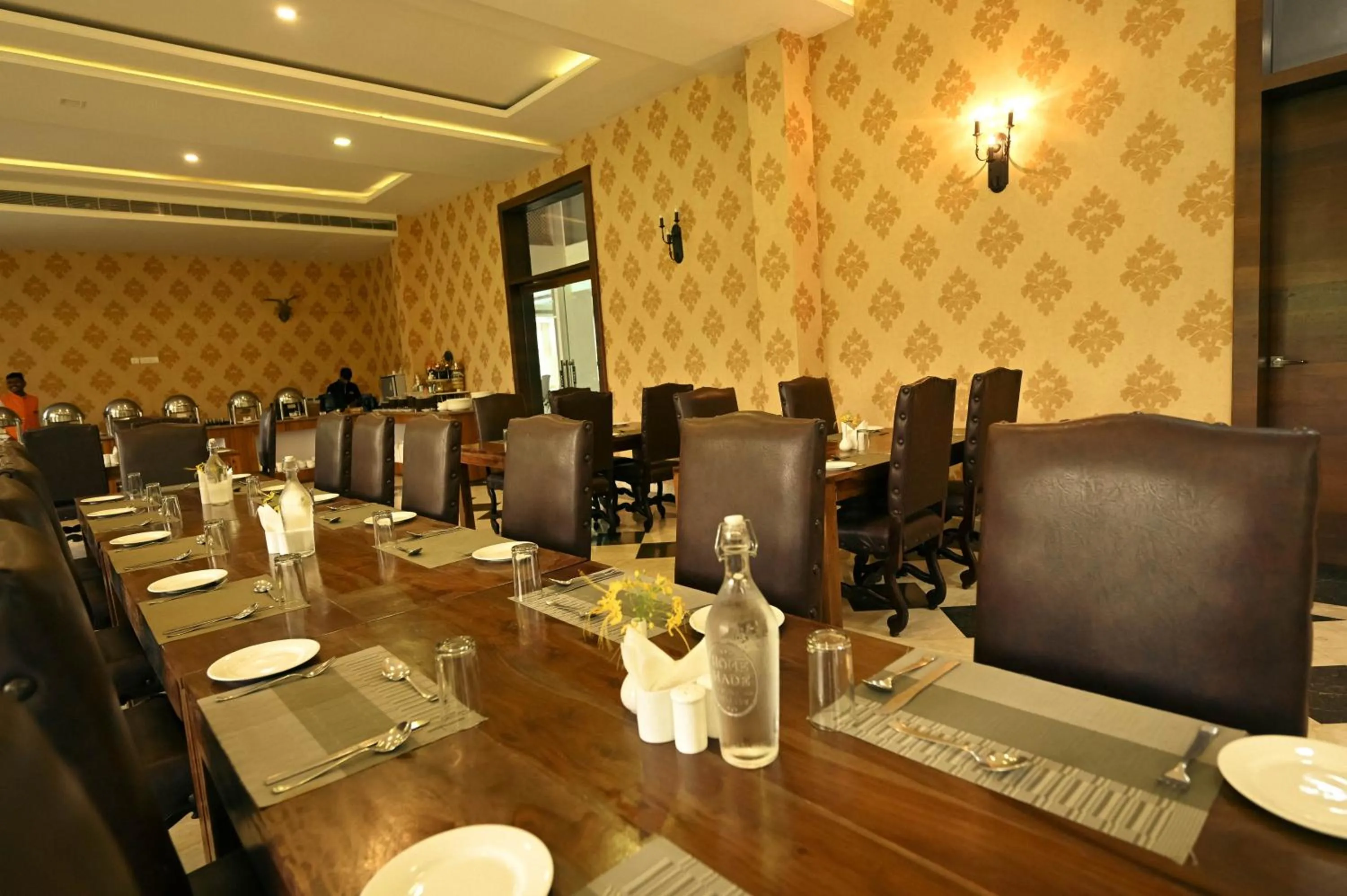 Dining area in Clarks Safari Ranthambore