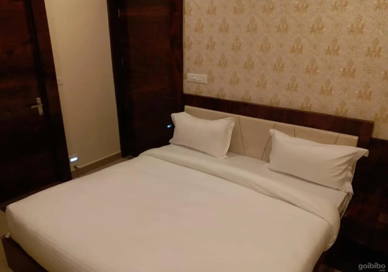 Photo of the whole room in Ganga Darshan