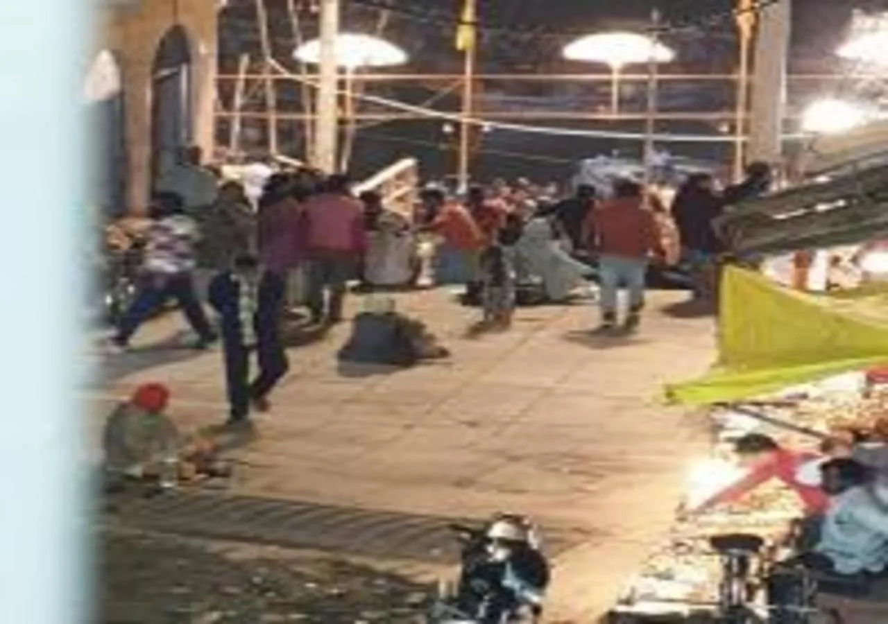 People in Ganga Darshan