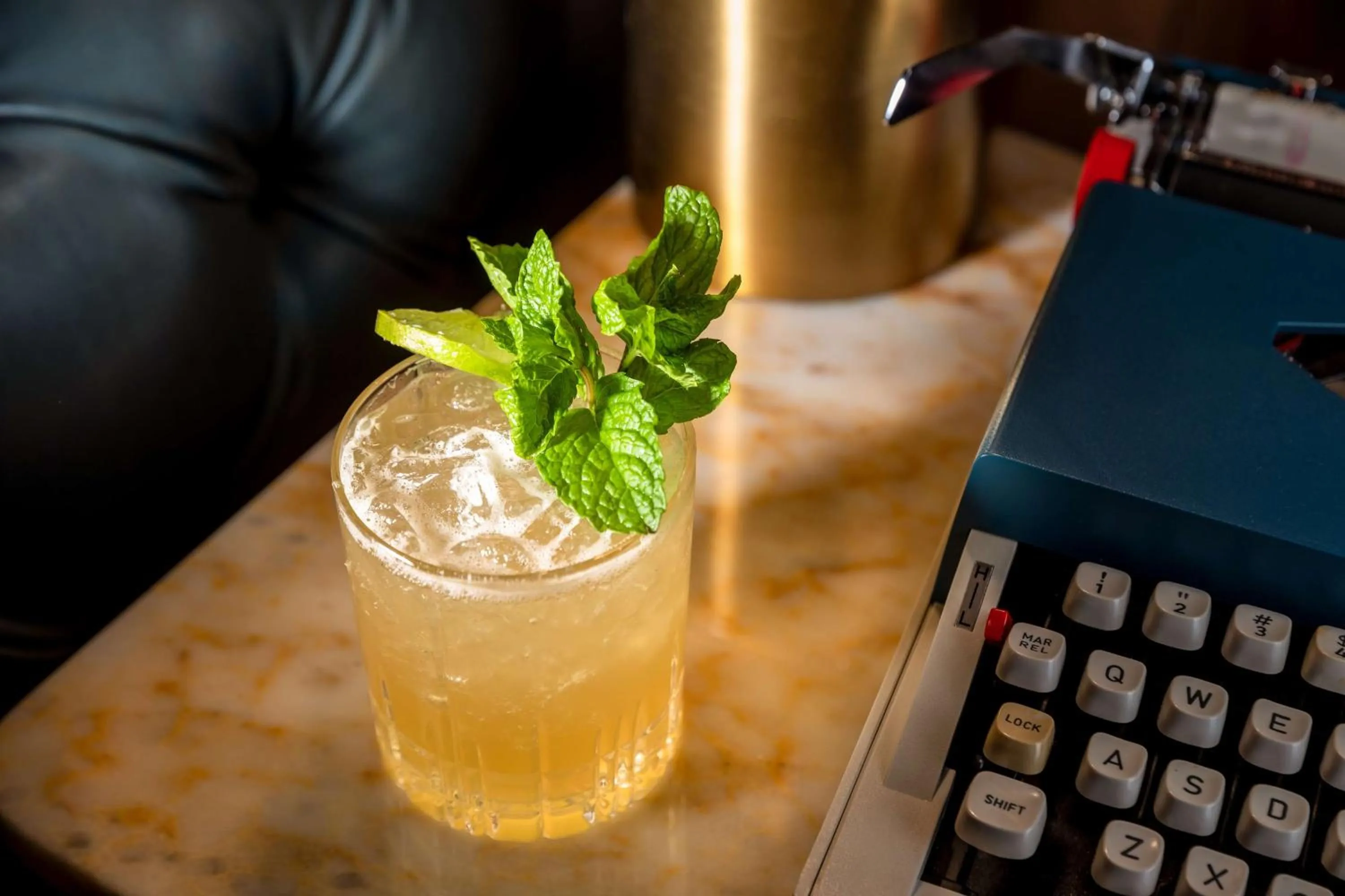 Lounge or bar in NH Collection New York Madison Avenue